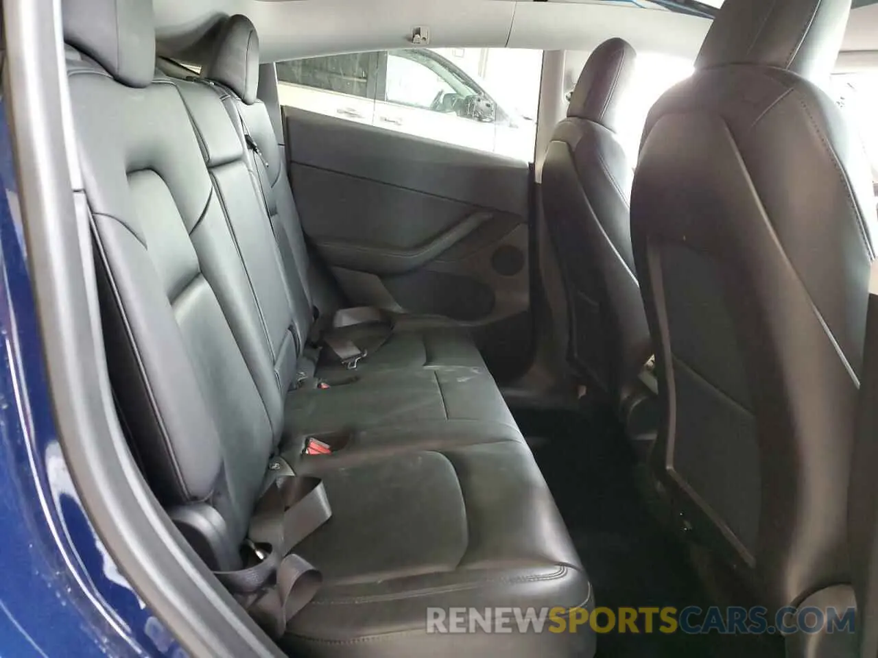 10 Photograph of a damaged car 5YJYGDEE8MF208063 TESLA MODEL Y 2021