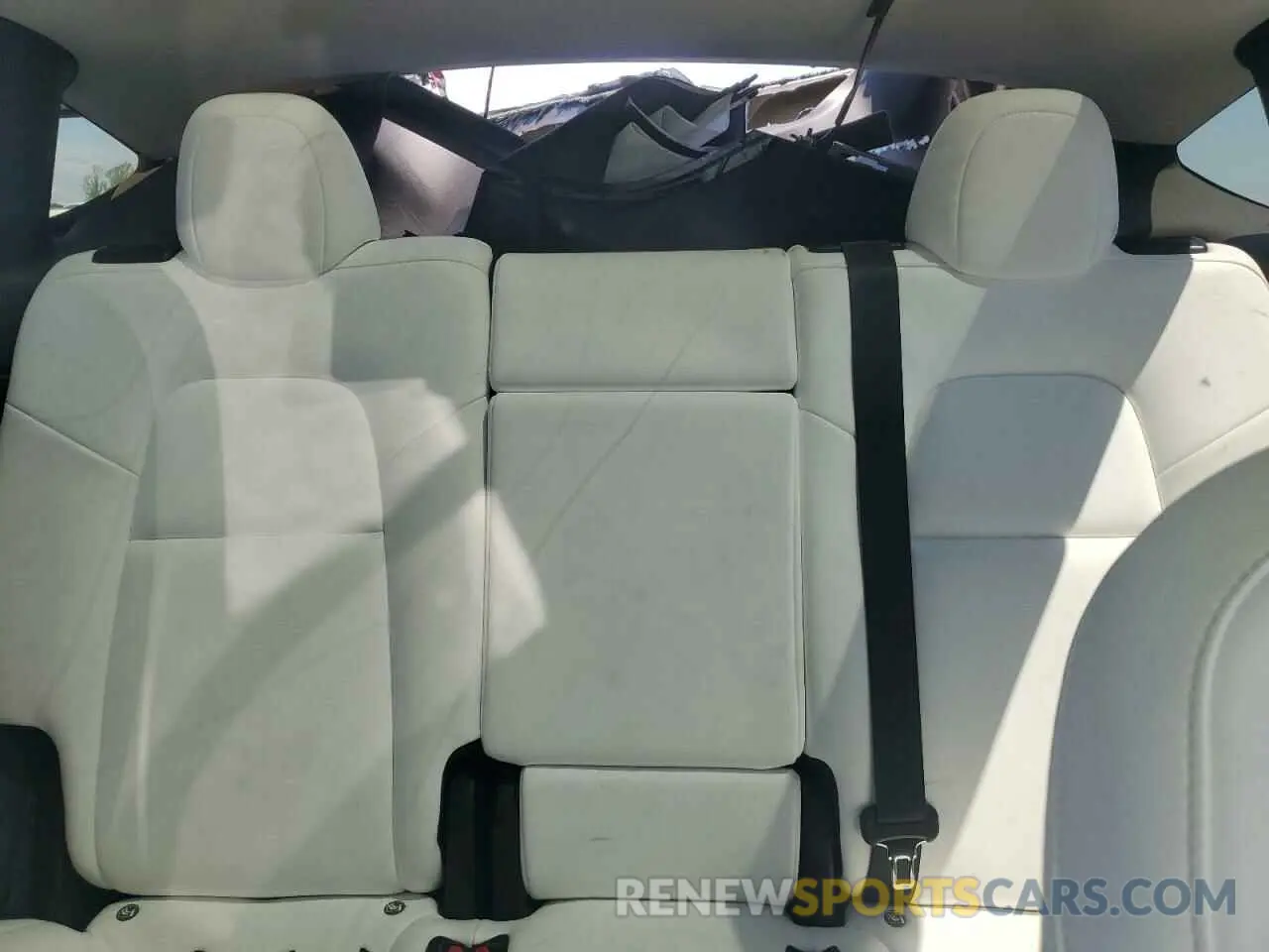 10 Photograph of a damaged car 5YJYGDEE8MF210444 TESLA MODEL Y 2021