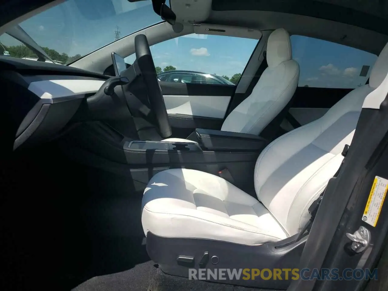 7 Photograph of a damaged car 5YJYGDEE8MF210444 TESLA MODEL Y 2021