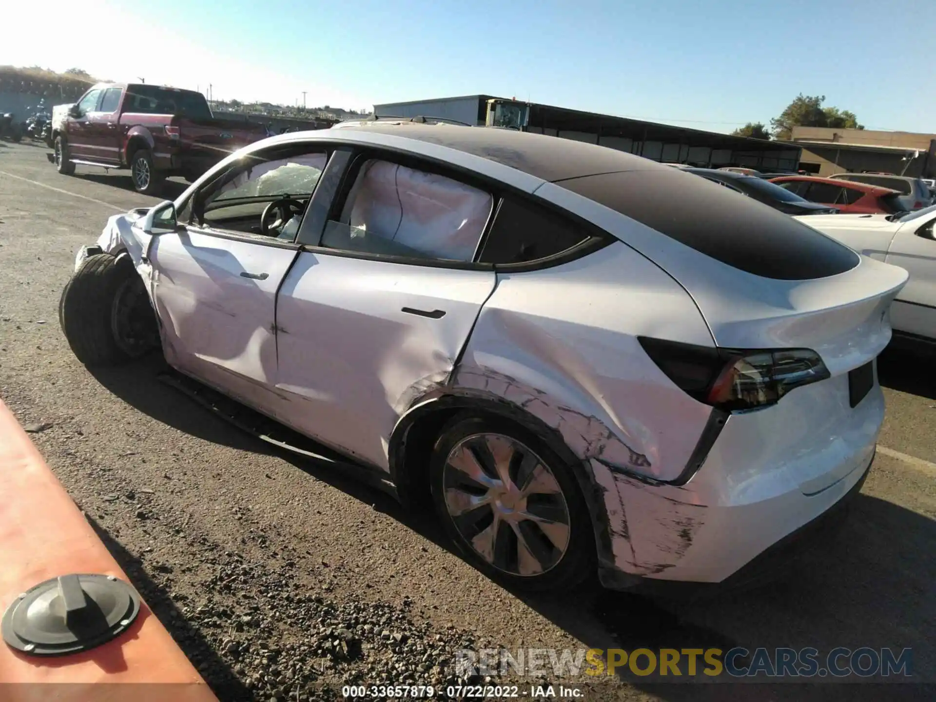 3 Photograph of a damaged car 5YJYGDEE8MF213733 TESLA MODEL Y 2021