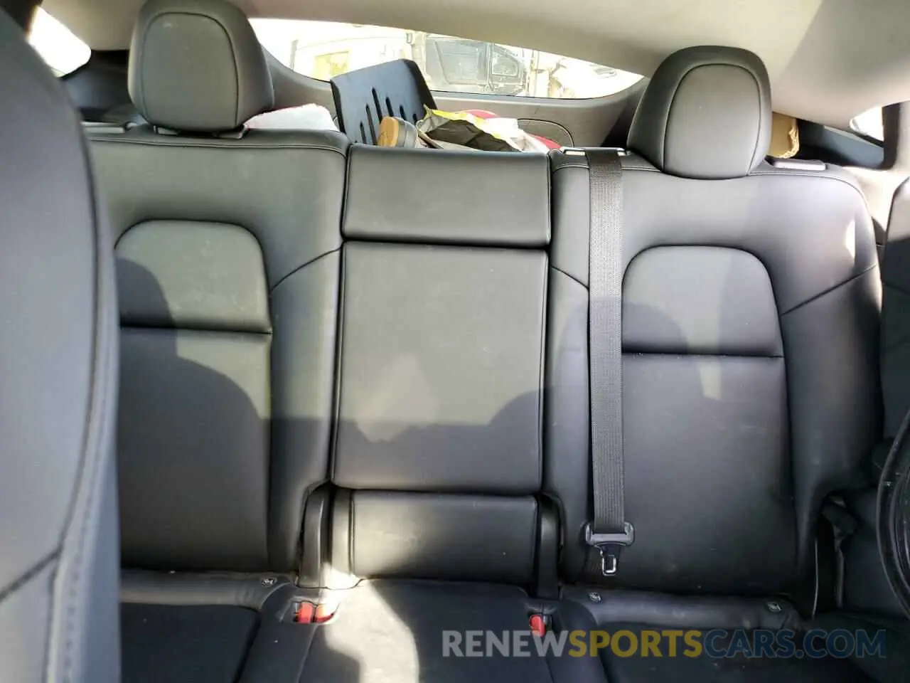 10 Photograph of a damaged car 5YJYGDEE8MF217460 TESLA MODEL Y 2021