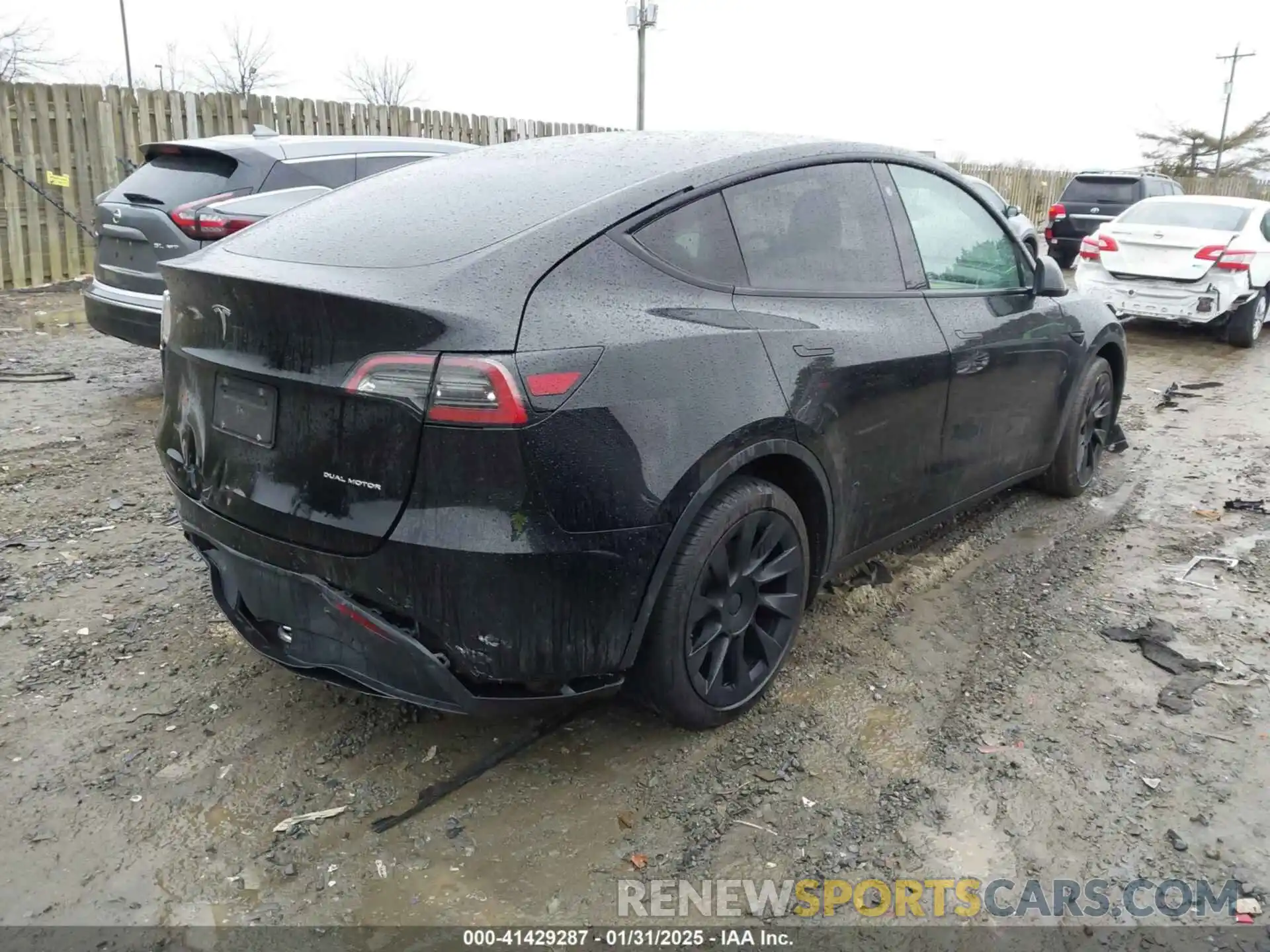 4 Photograph of a damaged car 5YJYGDEE8MF229401 TESLA MODEL Y 2021