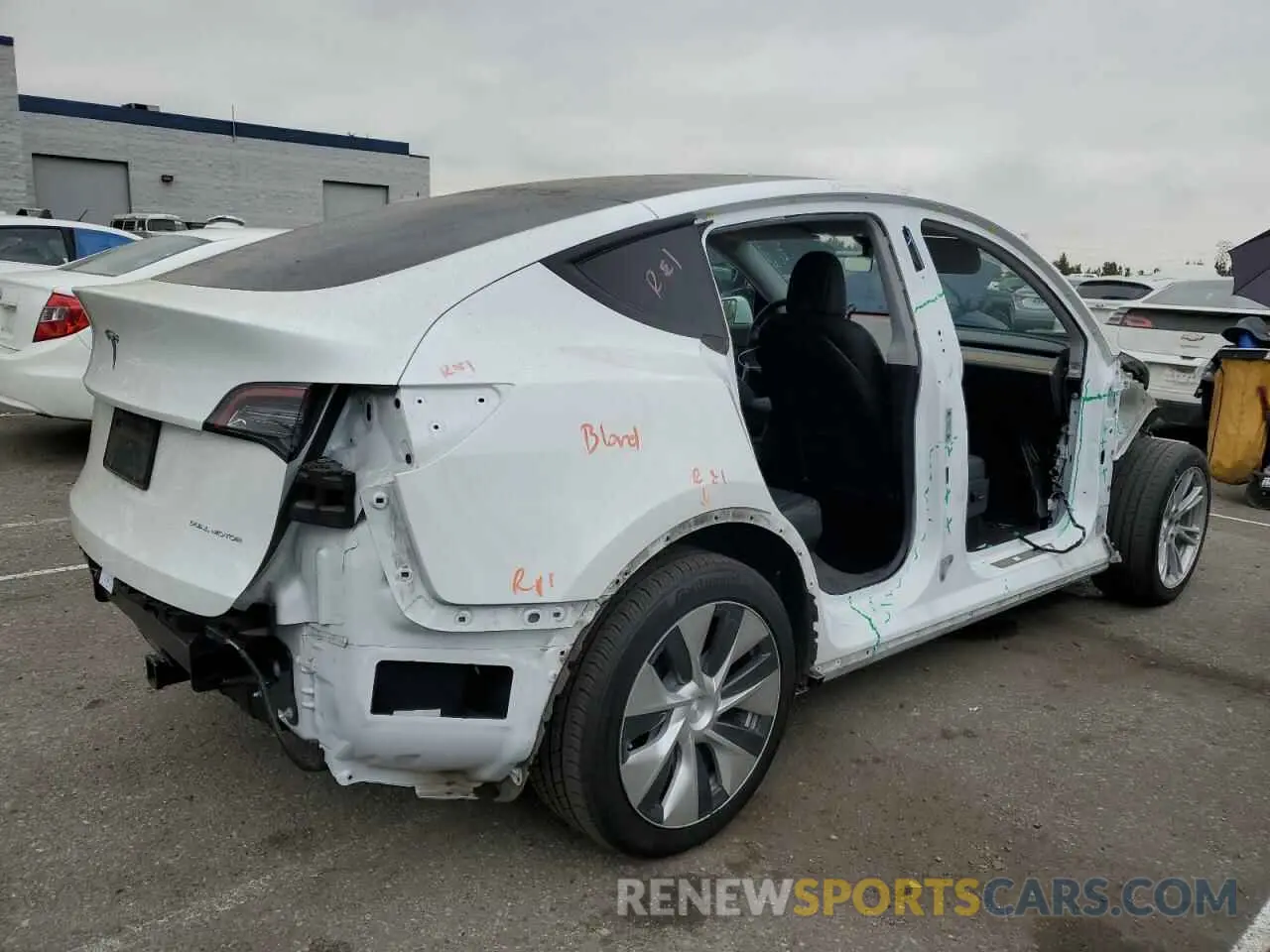 3 Photograph of a damaged car 5YJYGDEE8MF242150 TESLA MODEL Y 2021