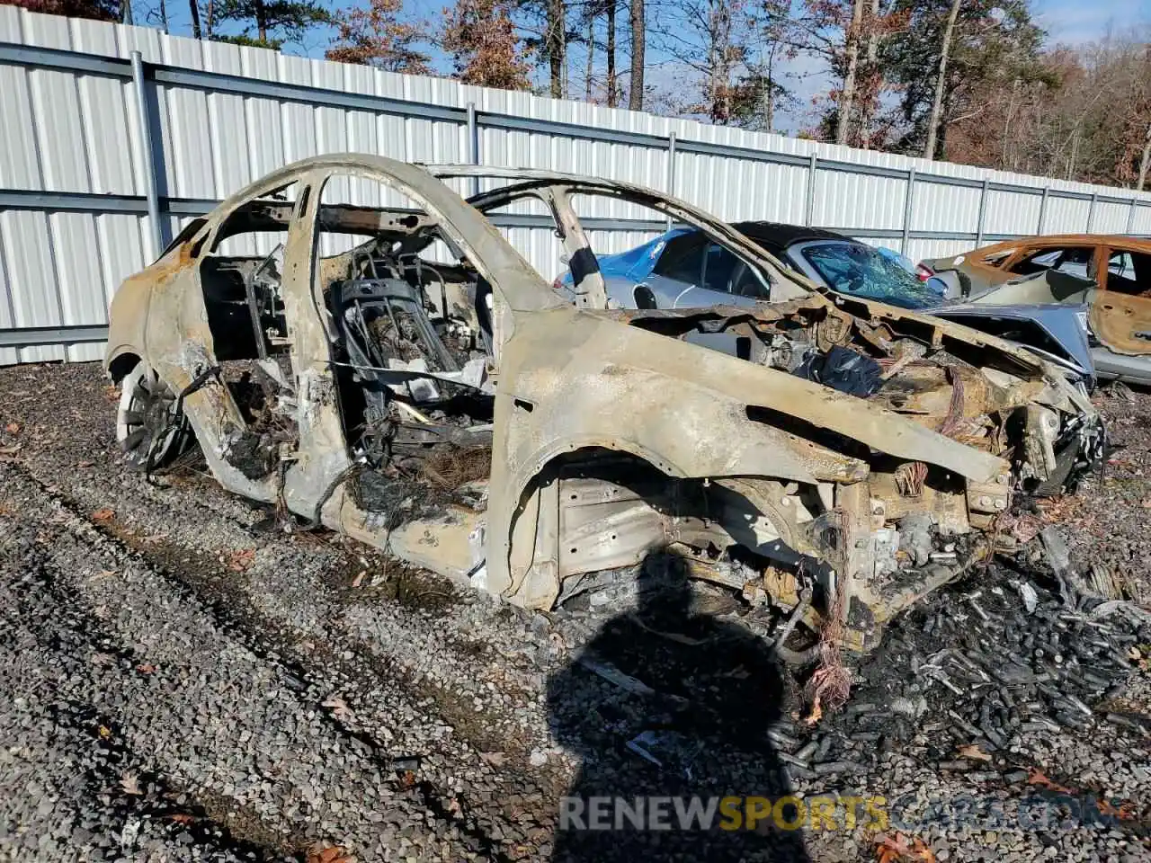 4 Photograph of a damaged car 5YJYGDEE8MF251835 TESLA MODEL Y 2021