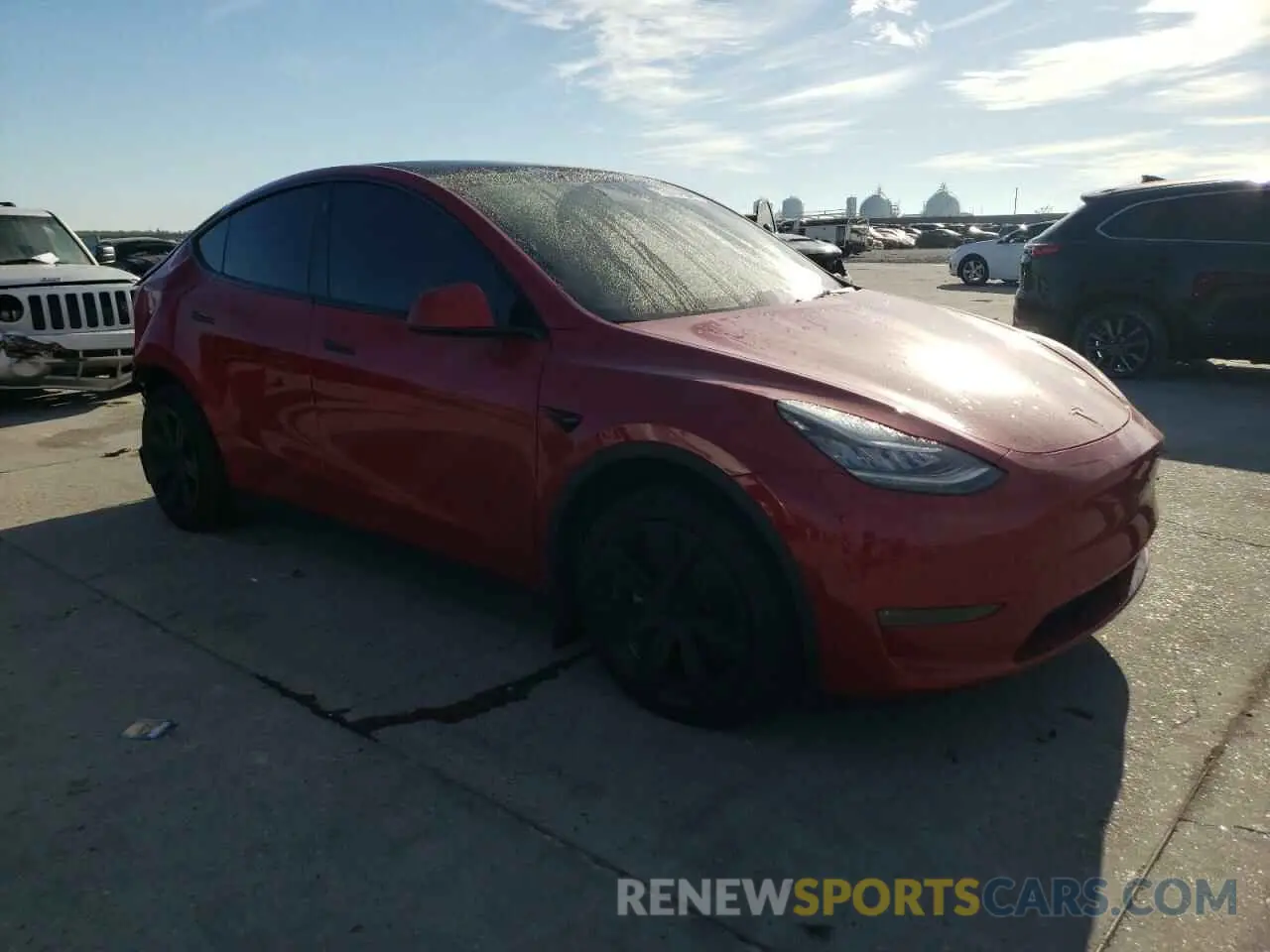 4 Photograph of a damaged car 5YJYGDEE8MF260891 TESLA MODEL Y 2021
