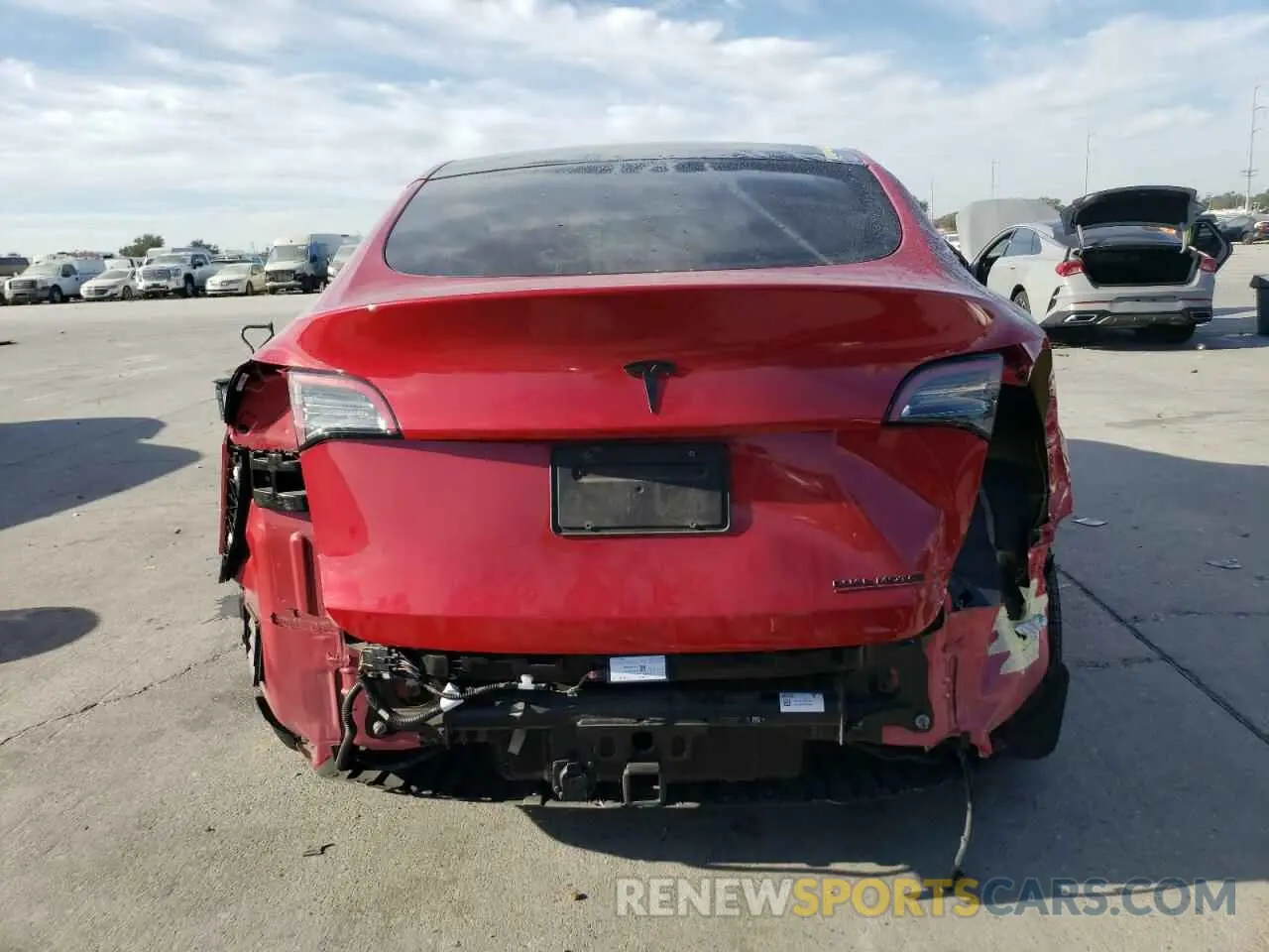 6 Photograph of a damaged car 5YJYGDEE8MF260891 TESLA MODEL Y 2021