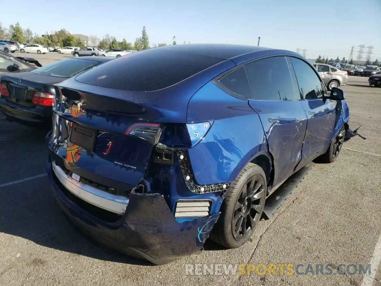 4 Photograph of a damaged car 5YJYGDEE8MF266996 TESLA MODEL Y 2021