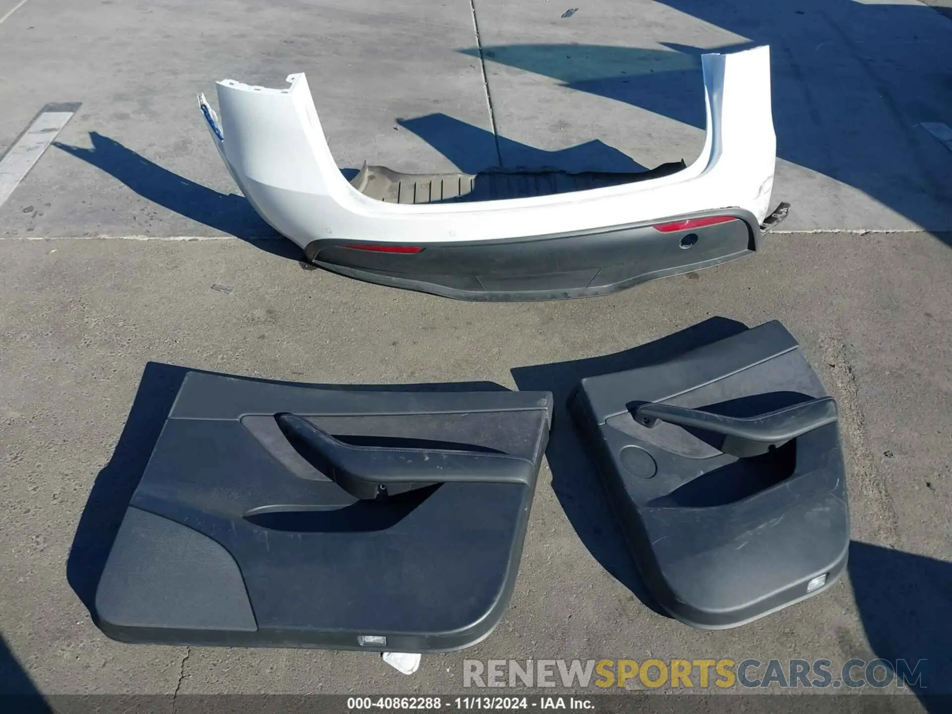 12 Photograph of a damaged car 5YJYGDEE8MF271017 TESLA MODEL Y 2021