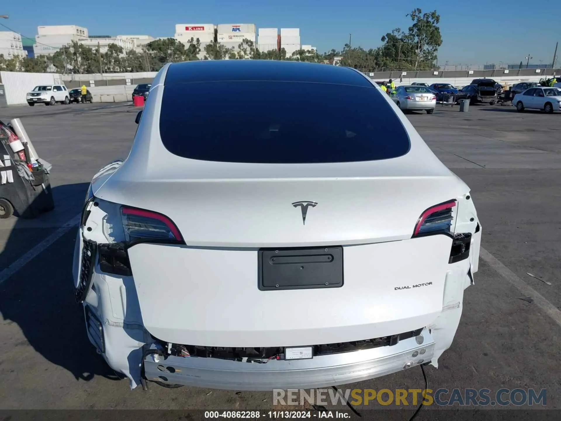 17 Photograph of a damaged car 5YJYGDEE8MF271017 TESLA MODEL Y 2021
