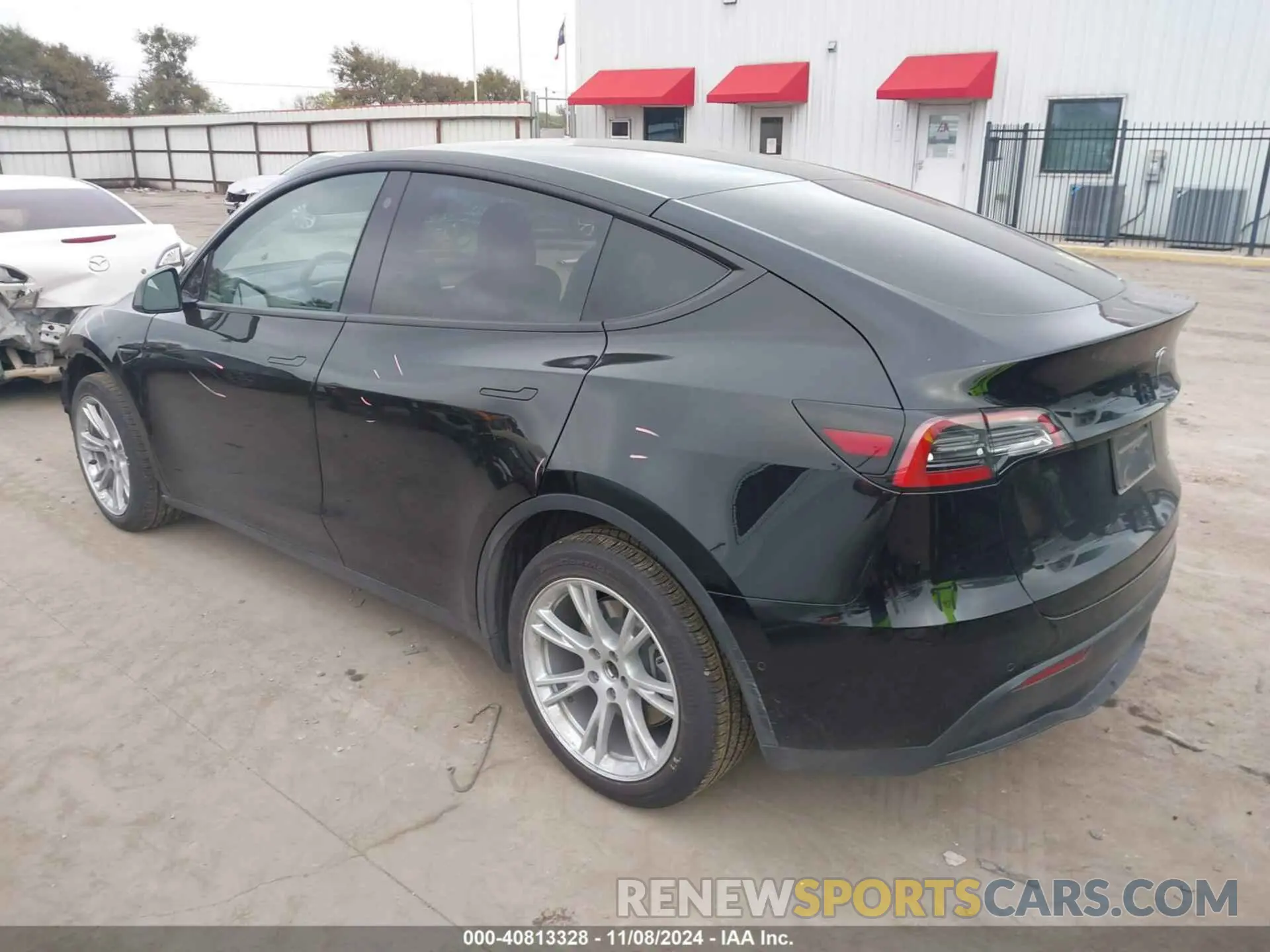 3 Photograph of a damaged car 5YJYGDEE8MF281224 TESLA MODEL Y 2021