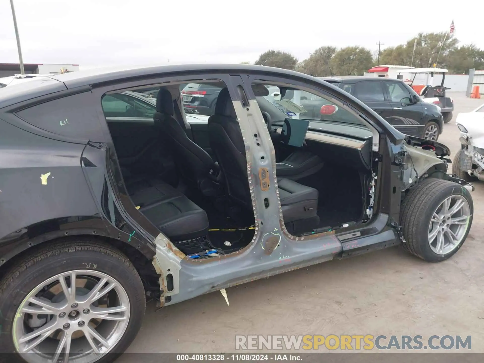 6 Photograph of a damaged car 5YJYGDEE8MF281224 TESLA MODEL Y 2021