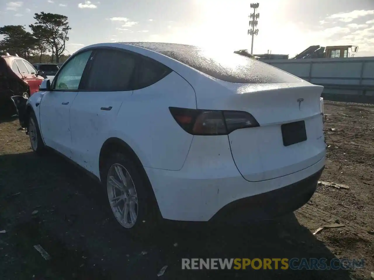 3 Photograph of a damaged car 5YJYGDEE8MF286035 TESLA MODEL Y 2021