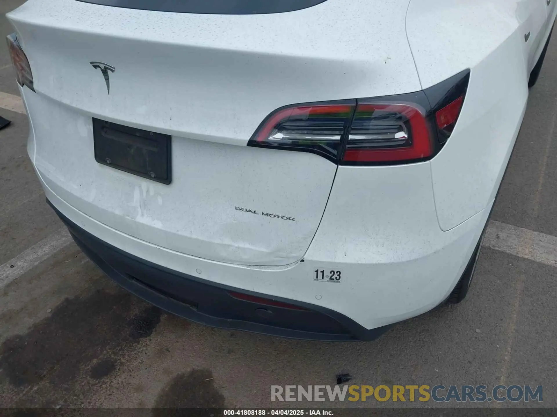 6 Photograph of a damaged car 5YJYGDEE8MF293745 TESLA MODEL Y 2021