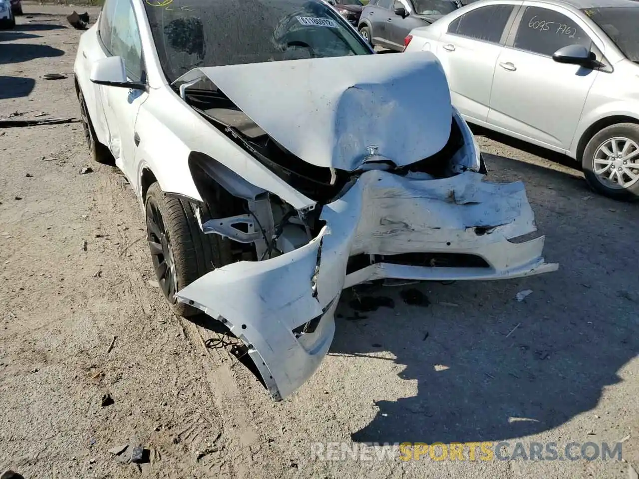 9 Photograph of a damaged car 5YJYGDEE8MF297519 TESLA MODEL Y 2021