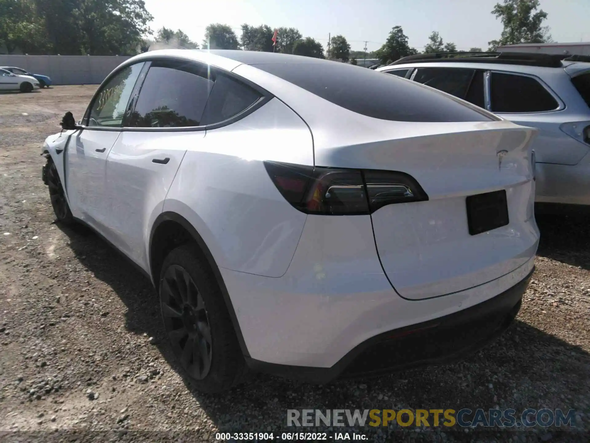 3 Photograph of a damaged car 5YJYGDEE8MF300001 TESLA MODEL Y 2021