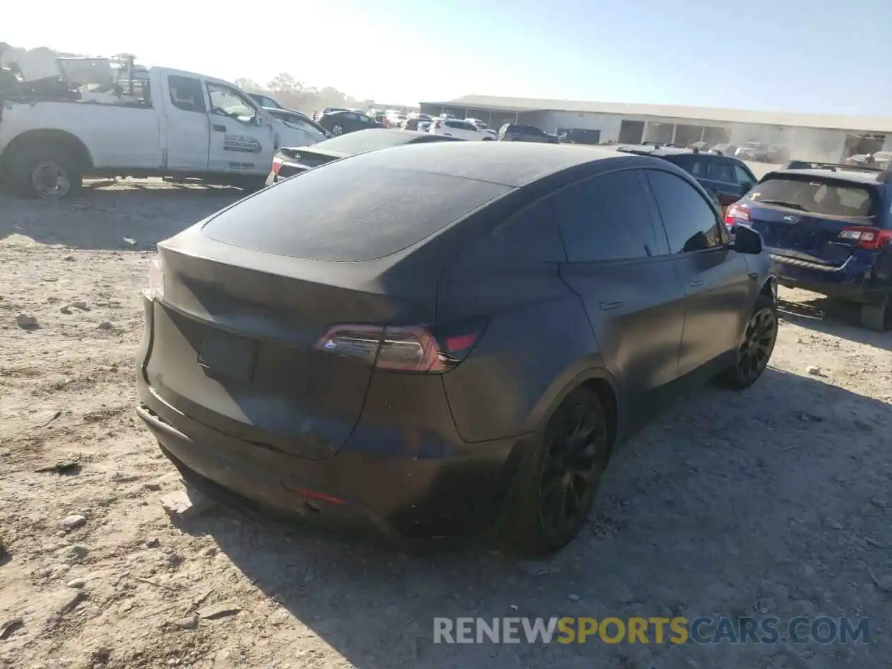 4 Photograph of a damaged car 5YJYGDEE8MF306591 TESLA MODEL Y 2021