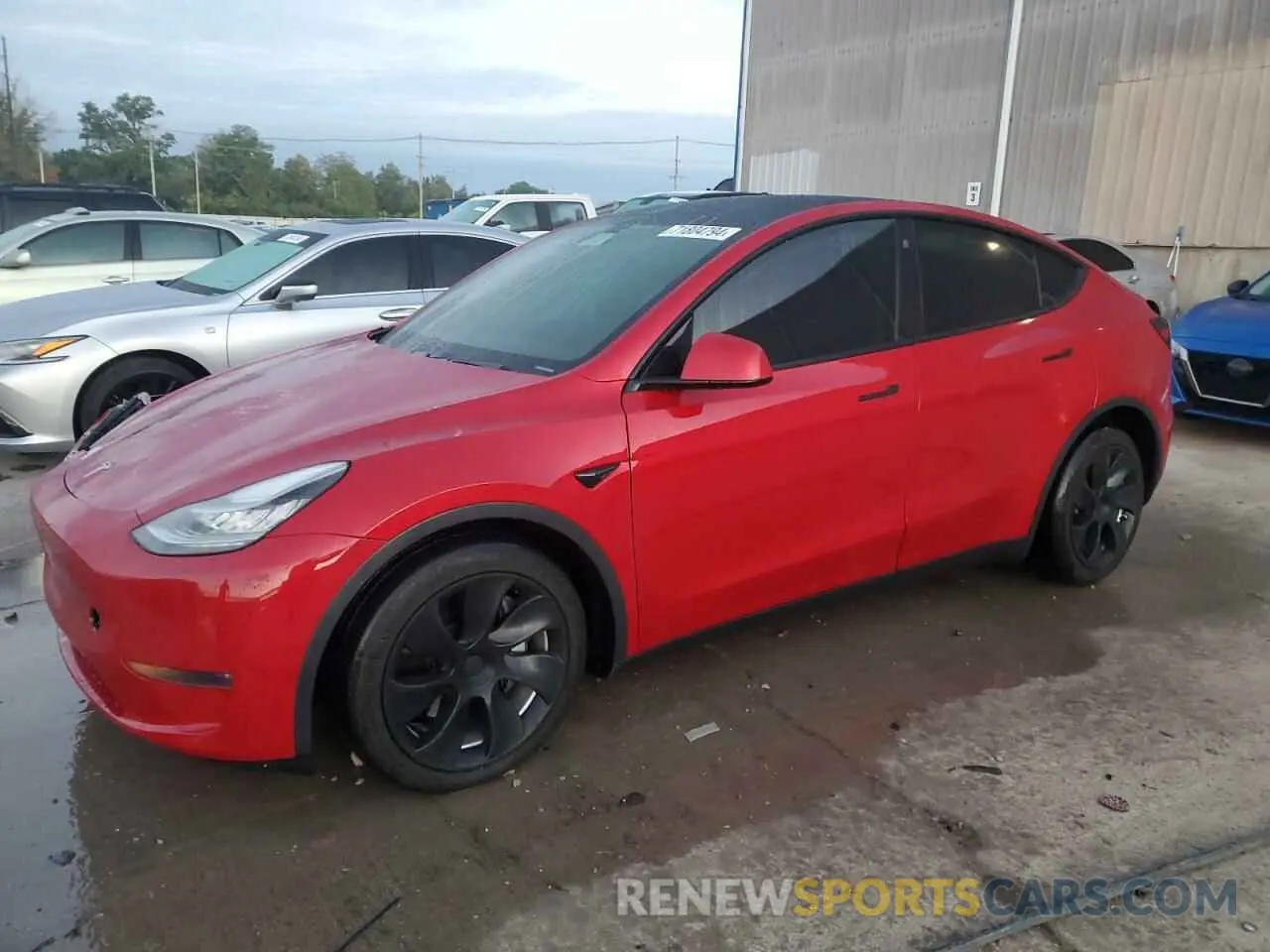 1 Photograph of a damaged car 5YJYGDEE9MF062126 TESLA MODEL Y 2021