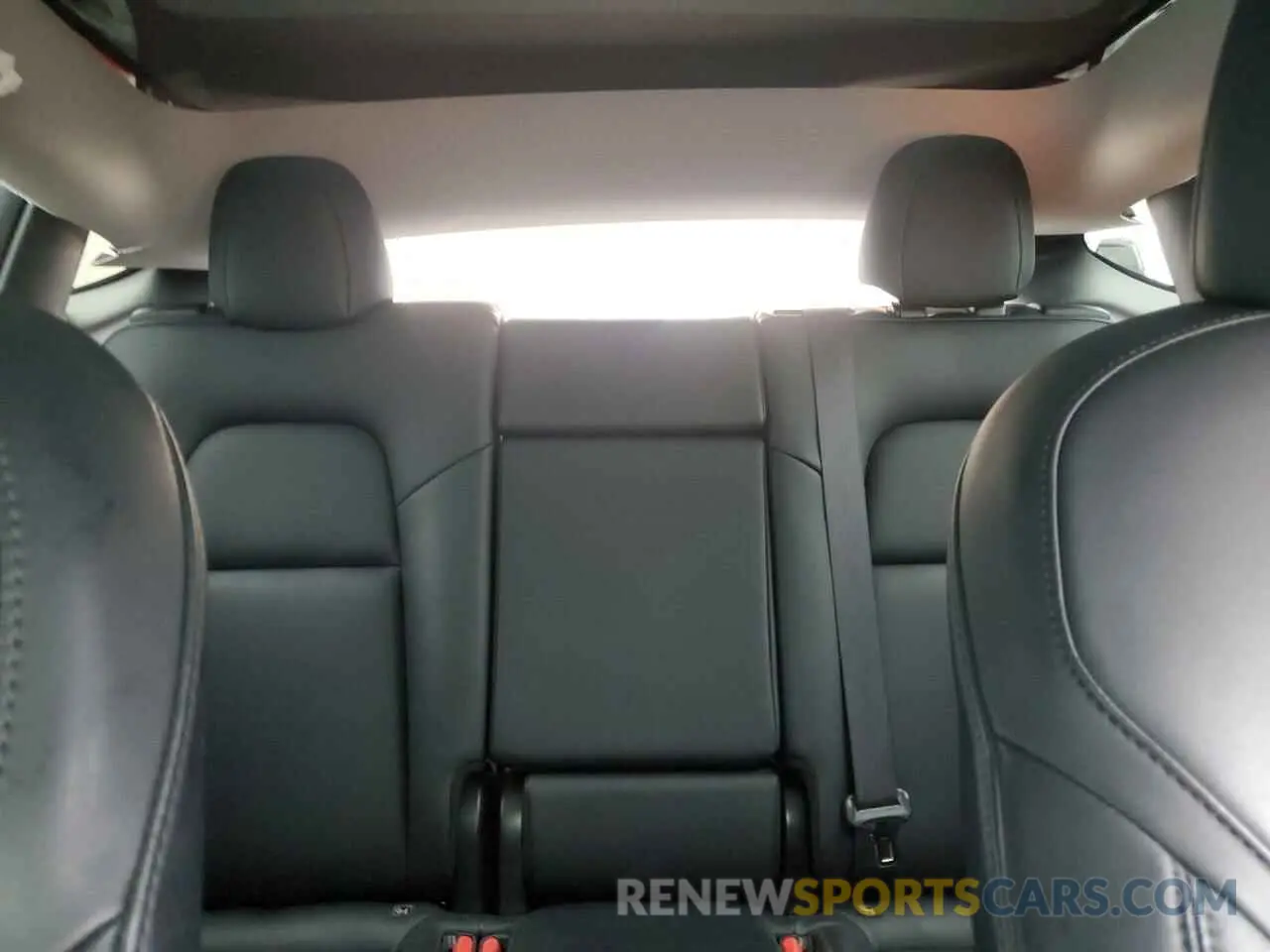 10 Photograph of a damaged car 5YJYGDEE9MF062126 TESLA MODEL Y 2021