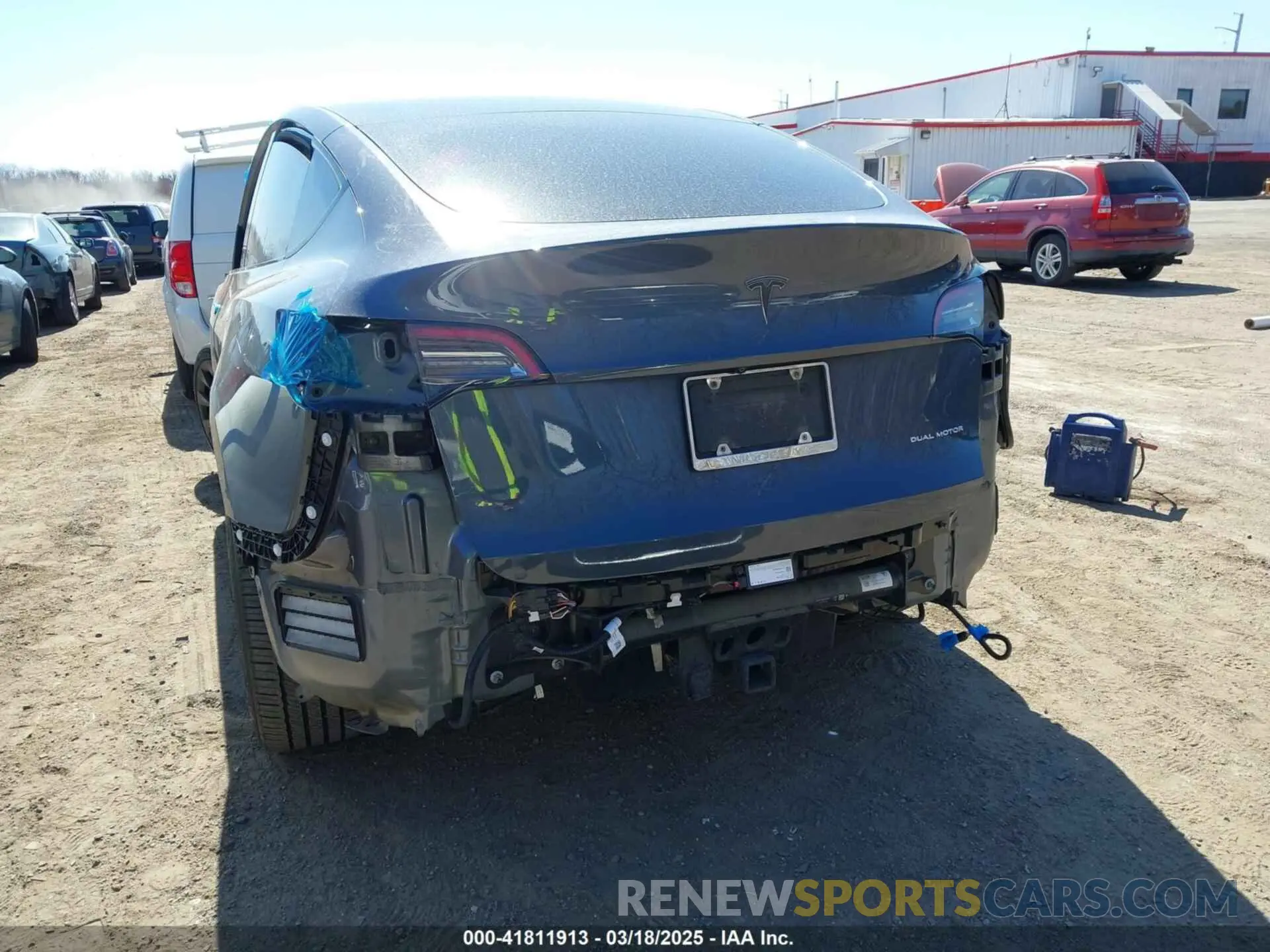 17 Photograph of a damaged car 5YJYGDEE9MF062580 TESLA MODEL Y 2021