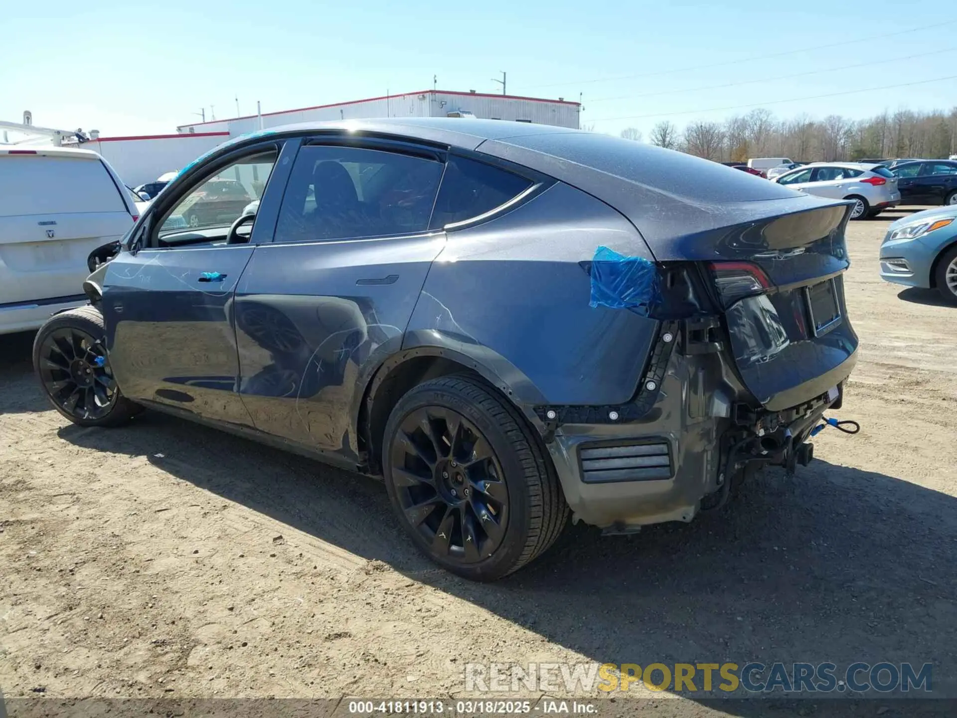 3 Photograph of a damaged car 5YJYGDEE9MF062580 TESLA MODEL Y 2021