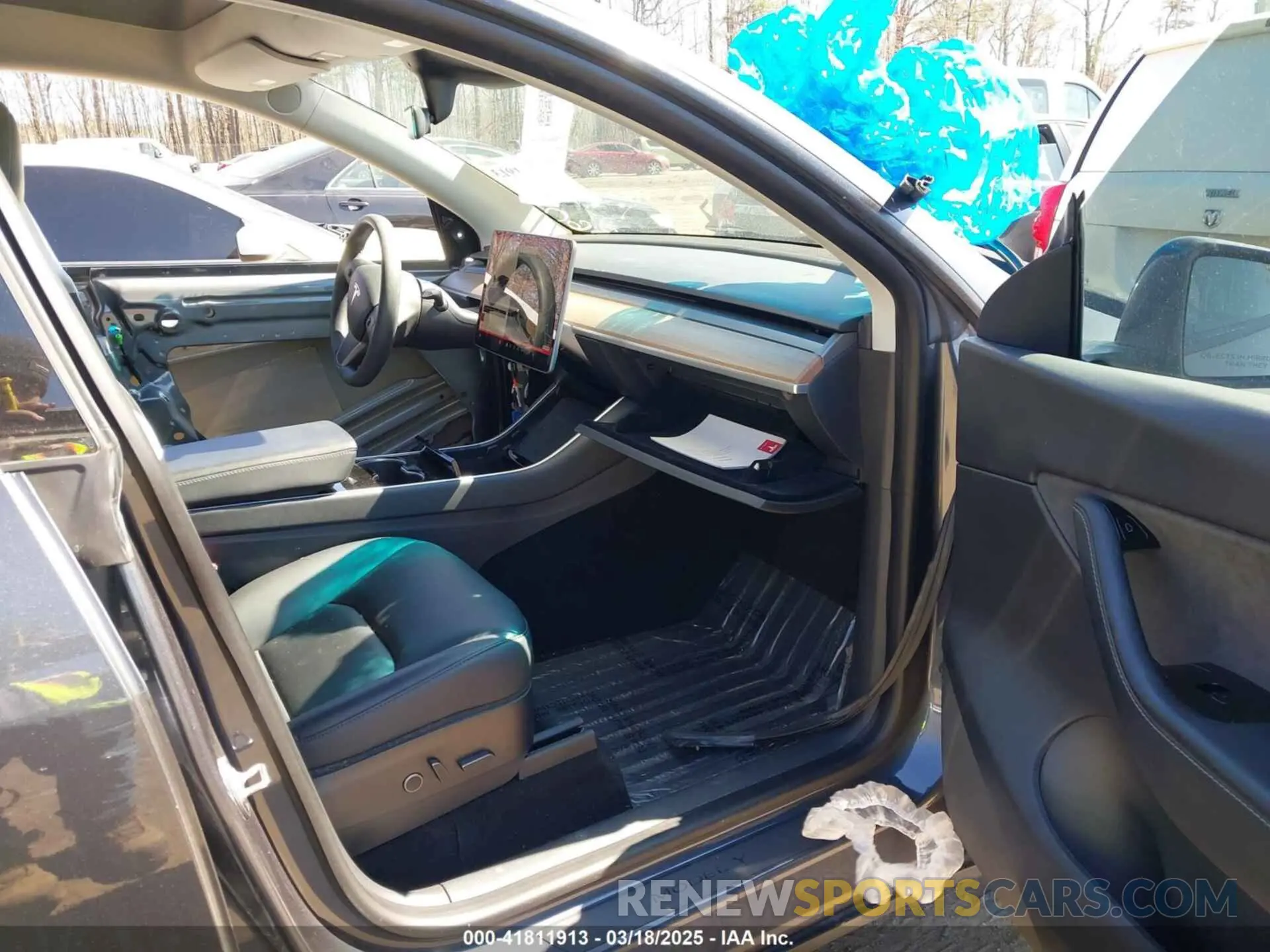 5 Photograph of a damaged car 5YJYGDEE9MF062580 TESLA MODEL Y 2021