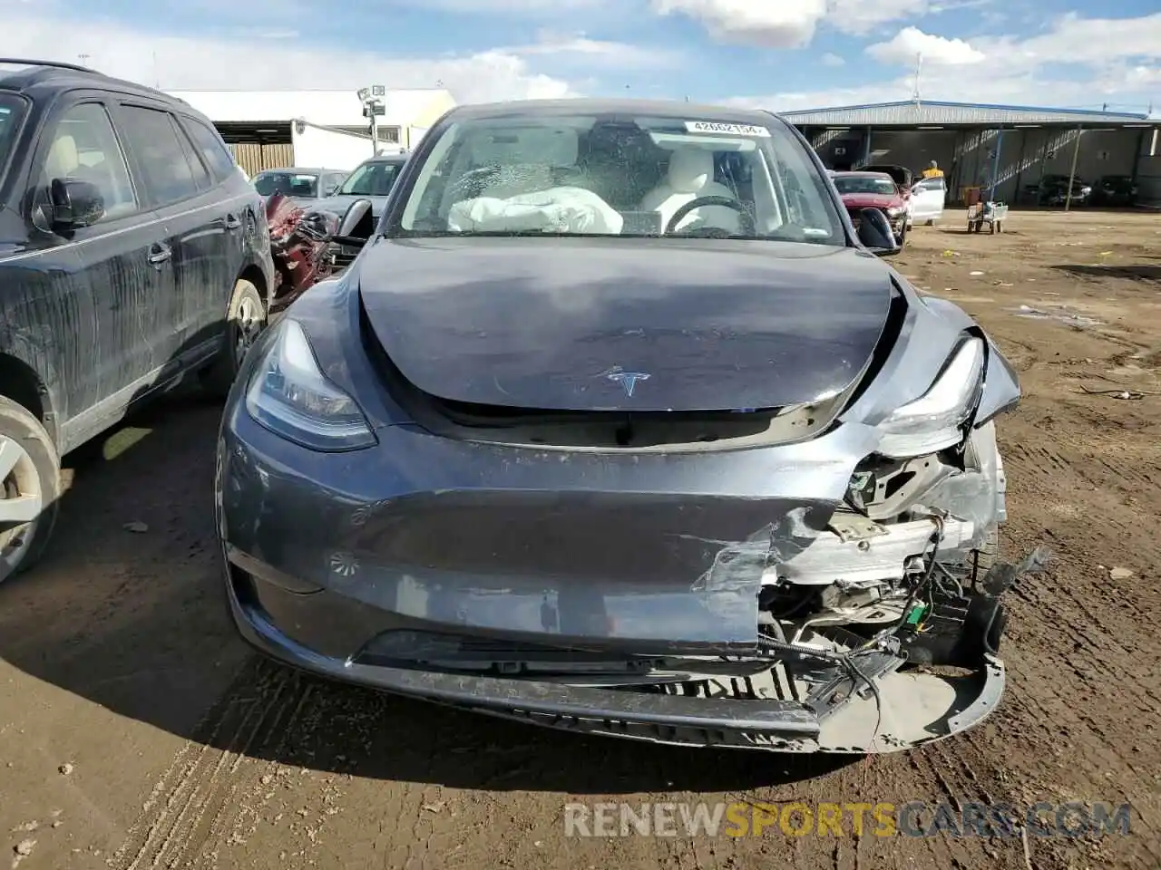 5 Photograph of a damaged car 5YJYGDEE9MF065852 TESLA MODEL Y 2021