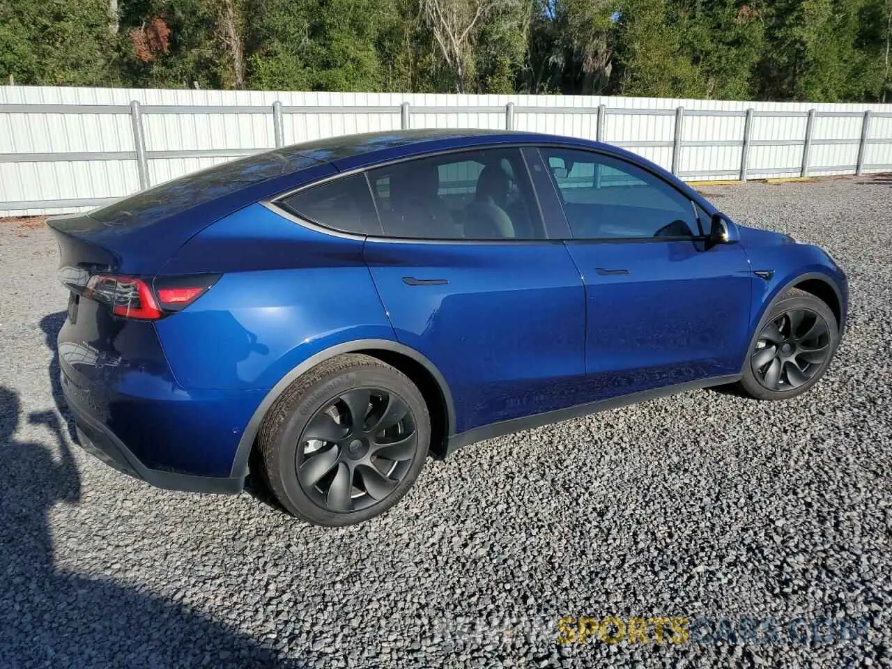 3 Photograph of a damaged car 5YJYGDEE9MF066239 TESLA MODEL Y 2021