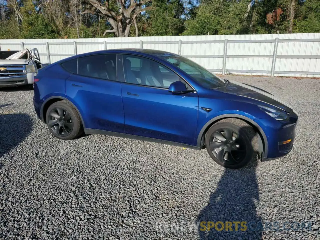 4 Photograph of a damaged car 5YJYGDEE9MF066239 TESLA MODEL Y 2021