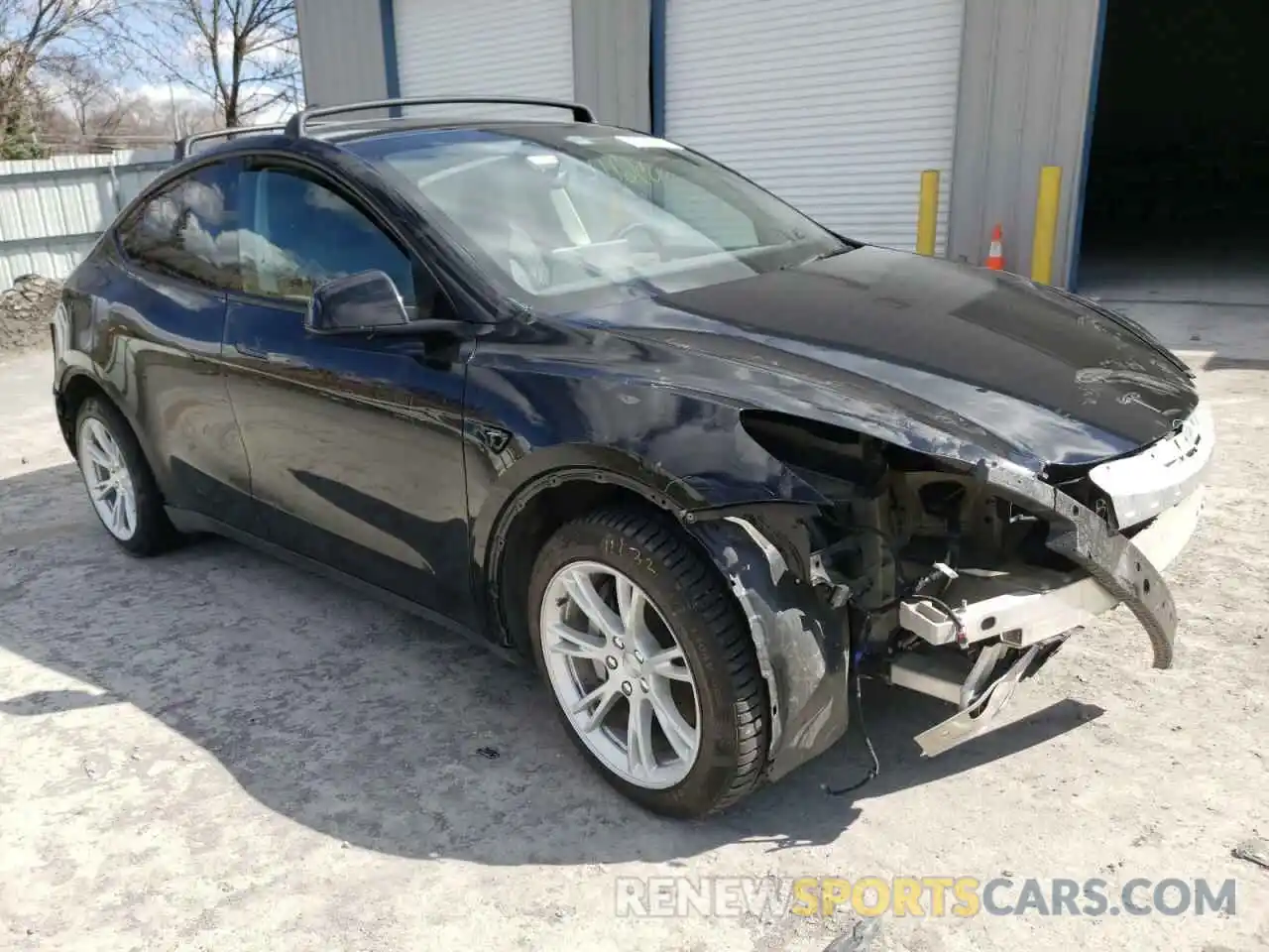 1 Photograph of a damaged car 5YJYGDEE9MF066564 TESLA MODEL Y 2021