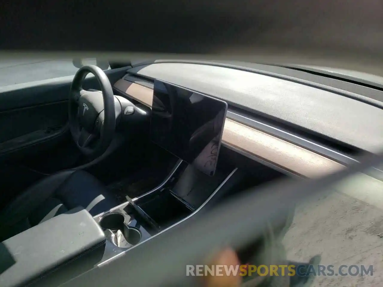 8 Photograph of a damaged car 5YJYGDEE9MF066564 TESLA MODEL Y 2021