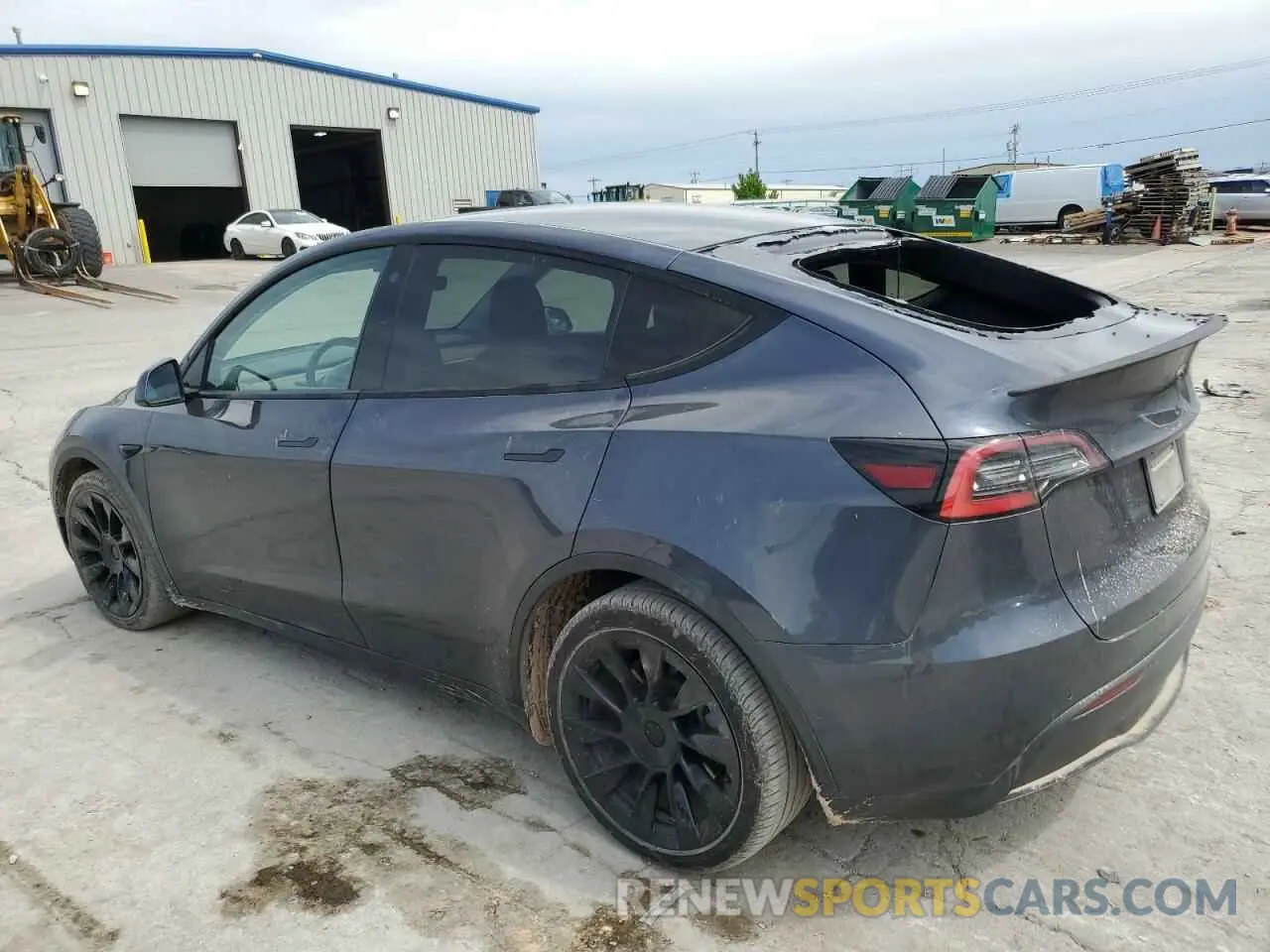 2 Photograph of a damaged car 5YJYGDEE9MF067651 TESLA MODEL Y 2021