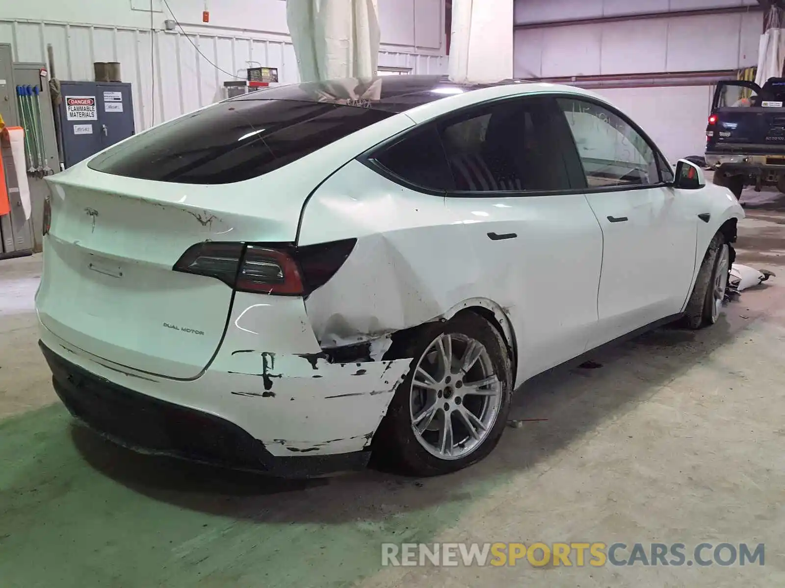 4 Photograph of a damaged car 5YJYGDEE9MF070114 TESLA MODEL Y 2021