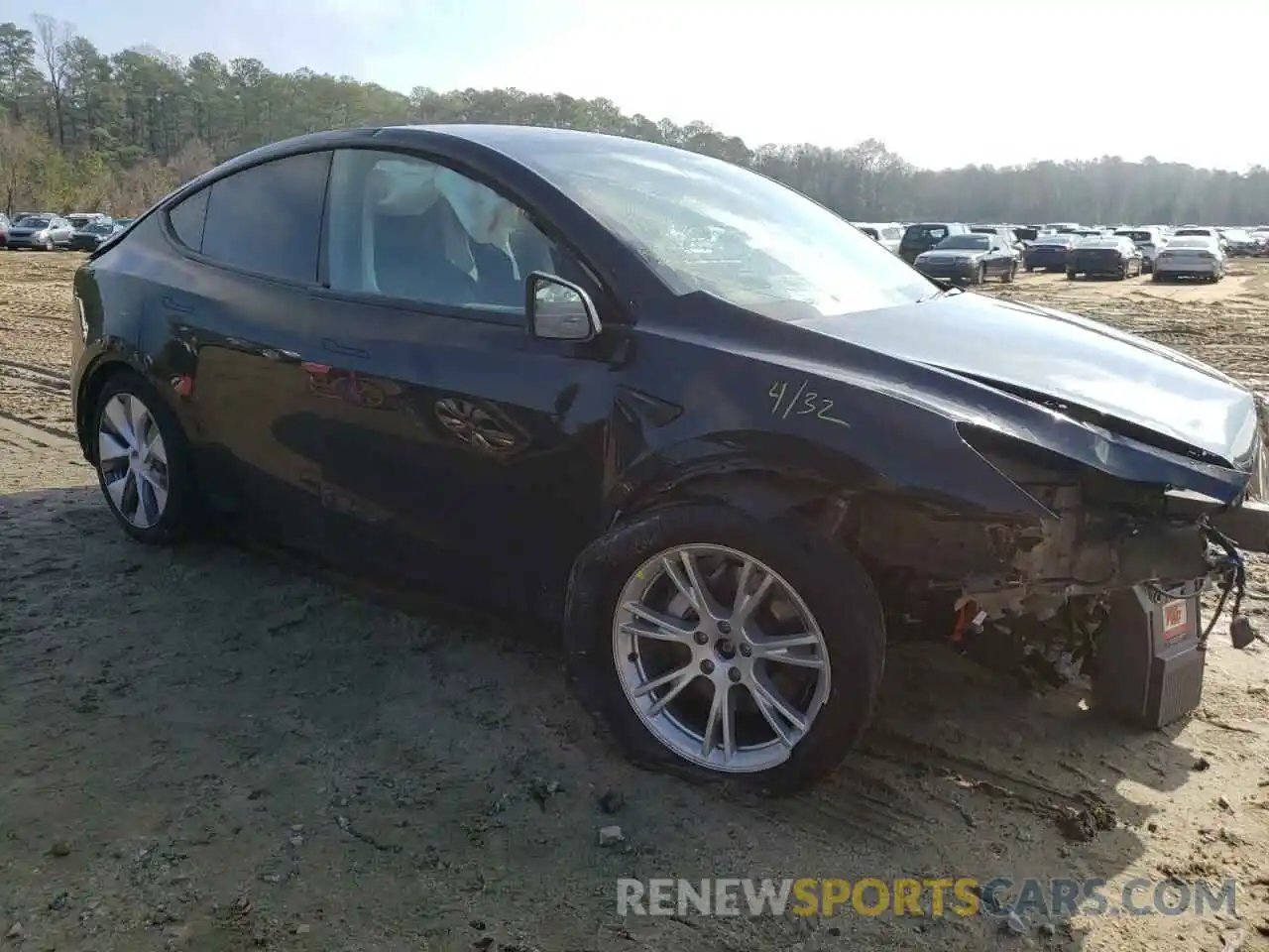 1 Photograph of a damaged car 5YJYGDEE9MF070503 TESLA MODEL Y 2021