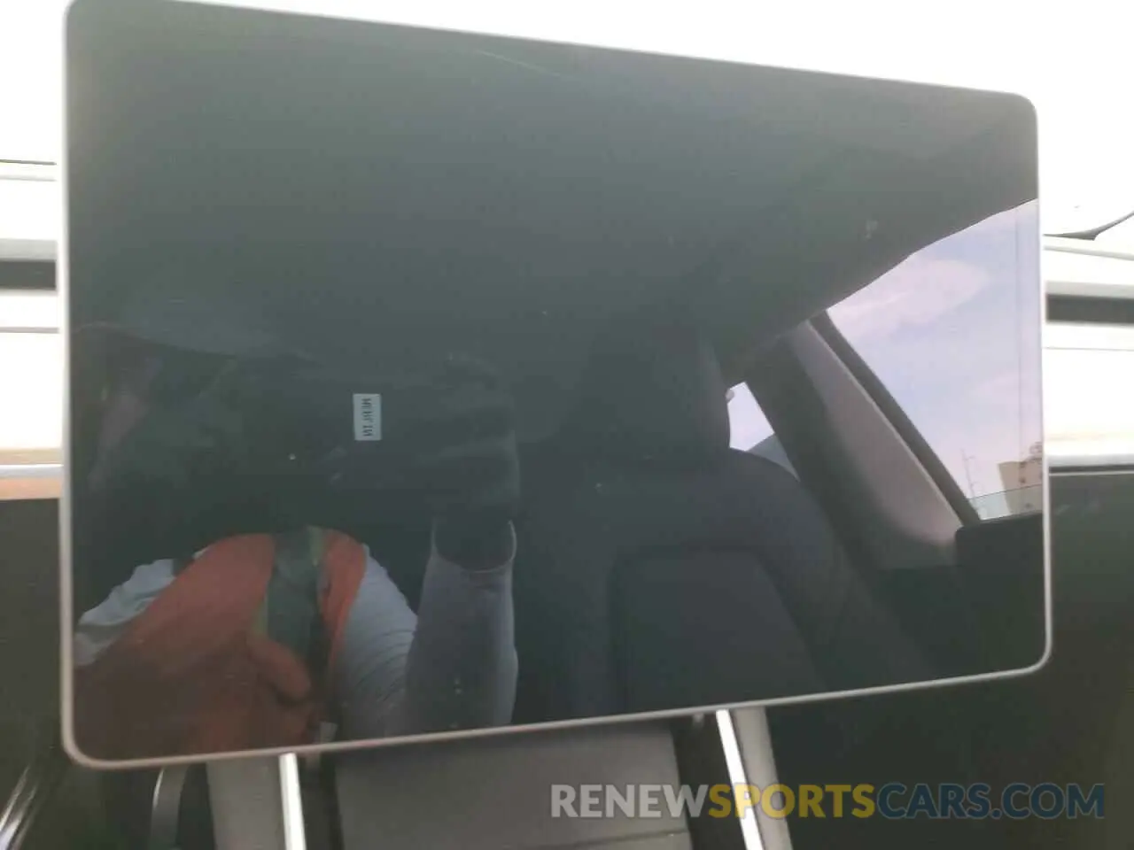 9 Photograph of a damaged car 5YJYGDEE9MF074664 TESLA MODEL Y 2021