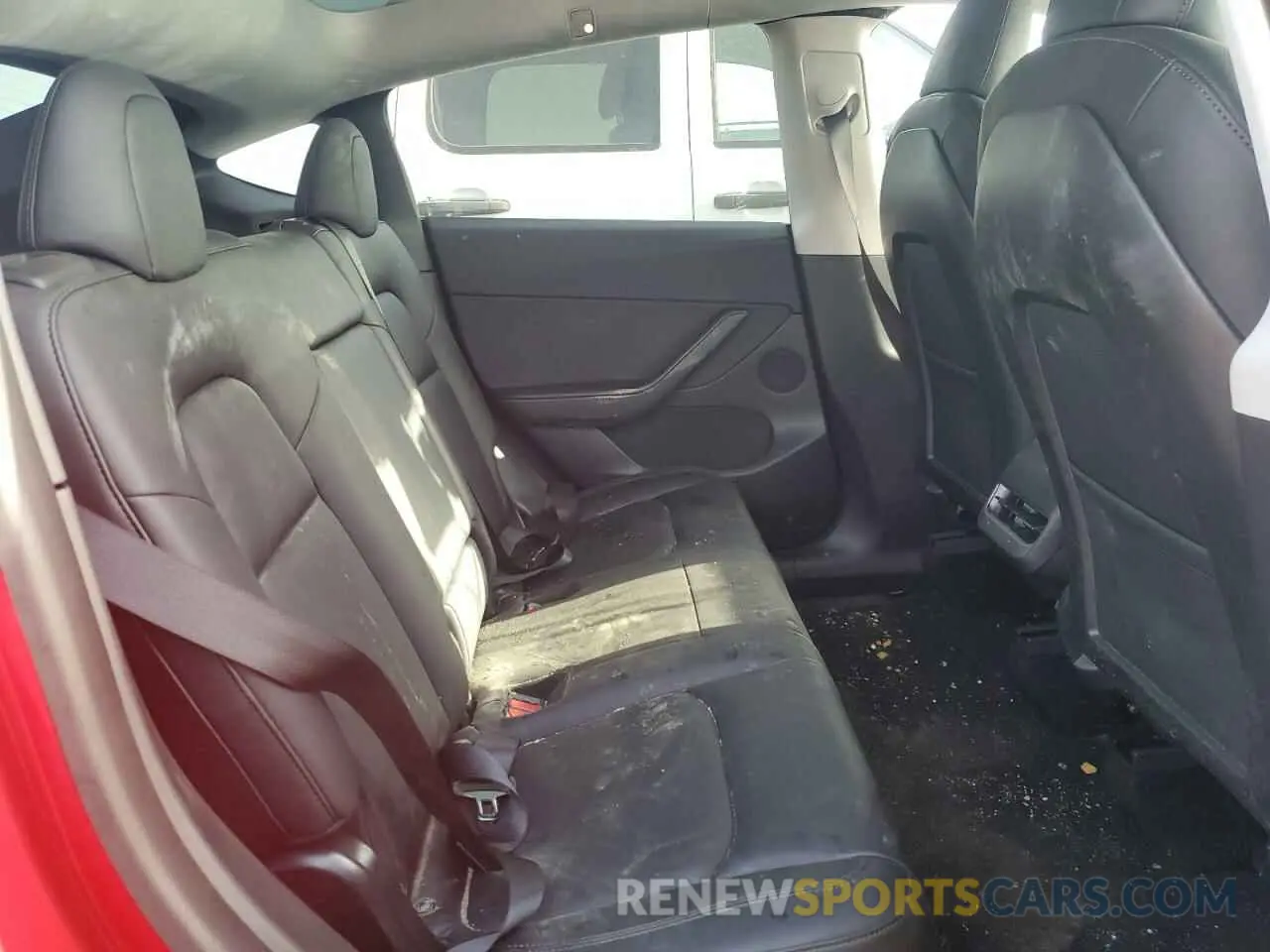 10 Photograph of a damaged car 5YJYGDEE9MF075698 TESLA MODEL Y 2021