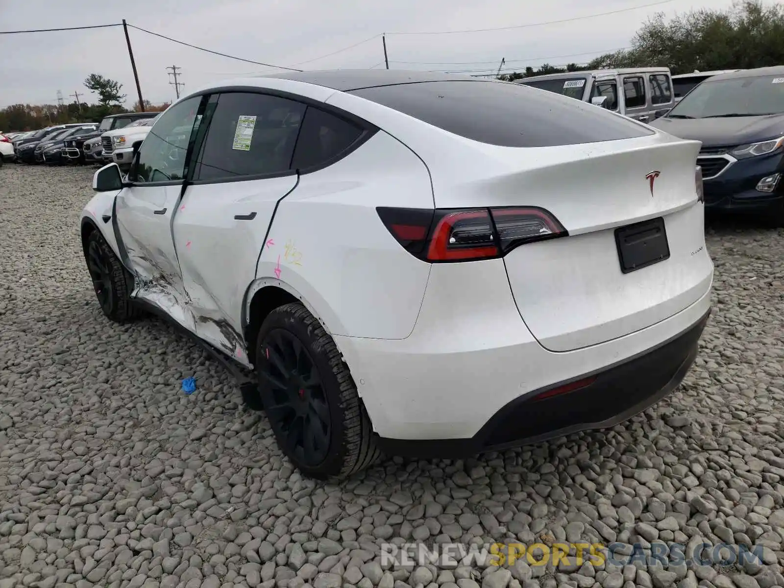 3 Photograph of a damaged car 5YJYGDEE9MF090671 TESLA MODEL Y 2021