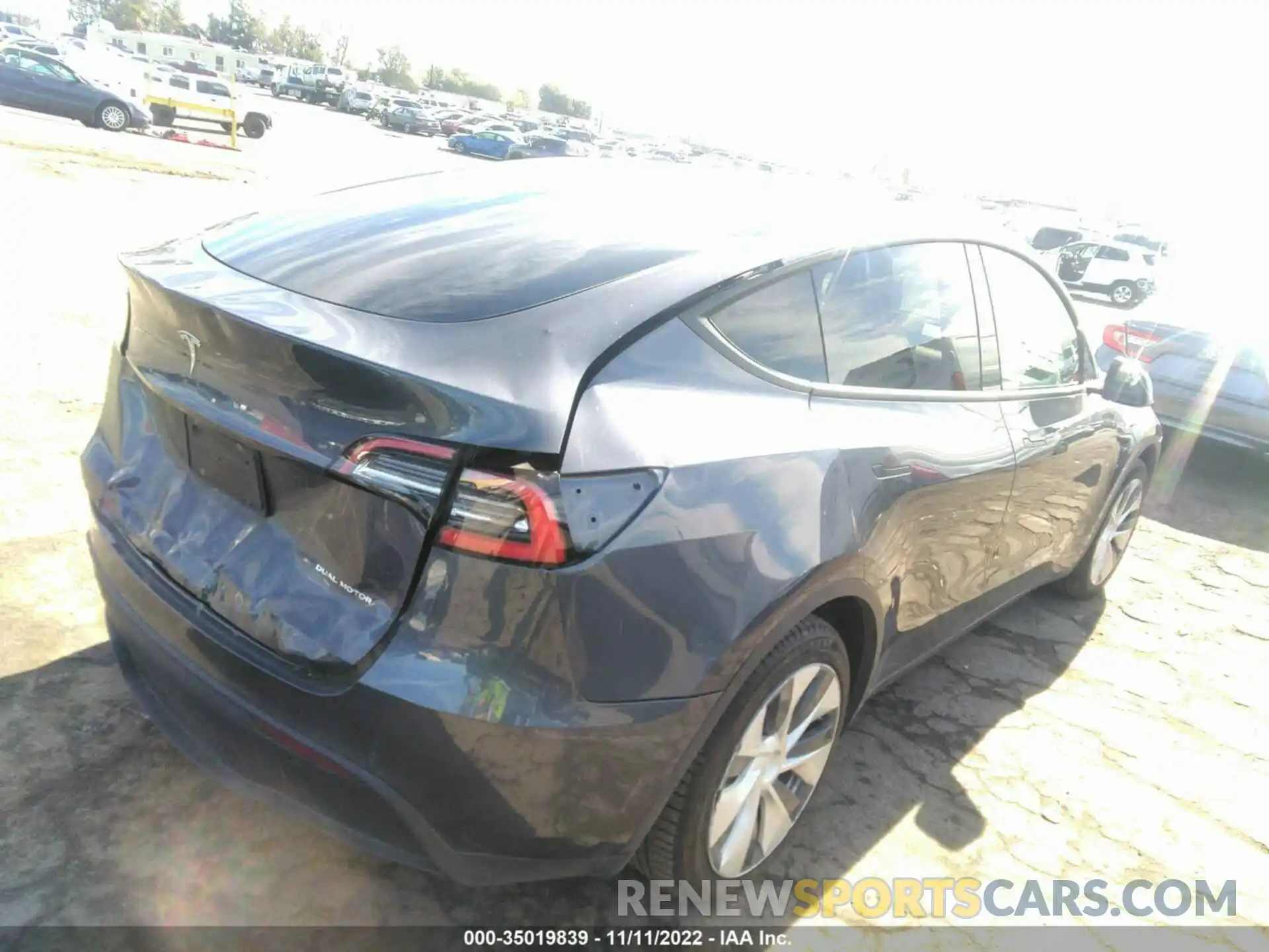 4 Photograph of a damaged car 5YJYGDEE9MF090735 TESLA MODEL Y 2021