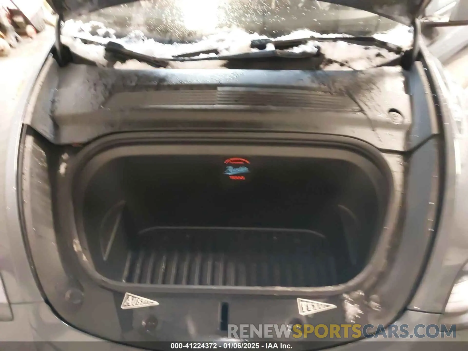 10 Photograph of a damaged car 5YJYGDEE9MF109820 TESLA MODEL Y 2021