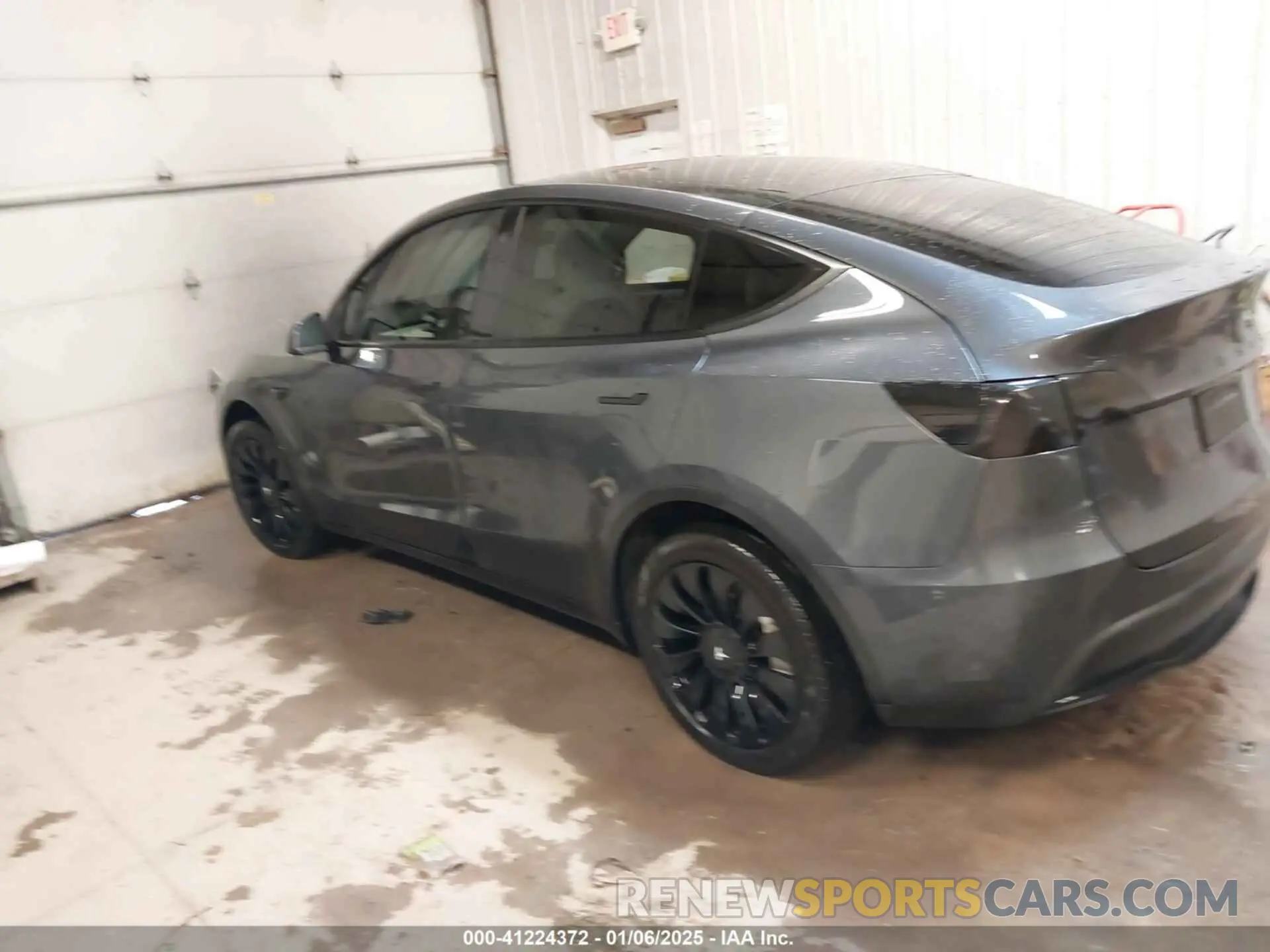 15 Photograph of a damaged car 5YJYGDEE9MF109820 TESLA MODEL Y 2021