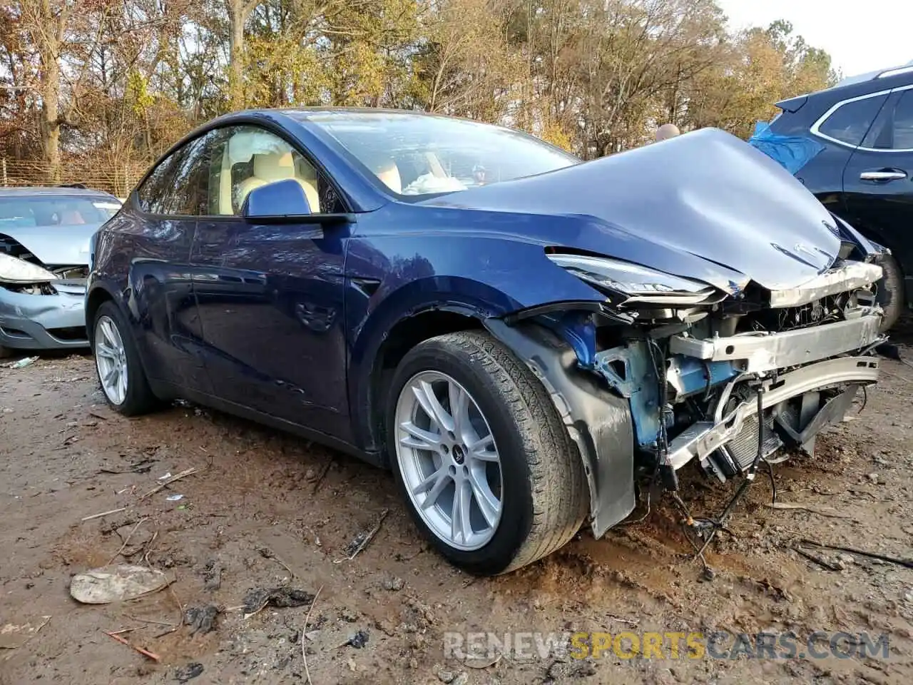 4 Photograph of a damaged car 5YJYGDEE9MF114192 TESLA MODEL Y 2021