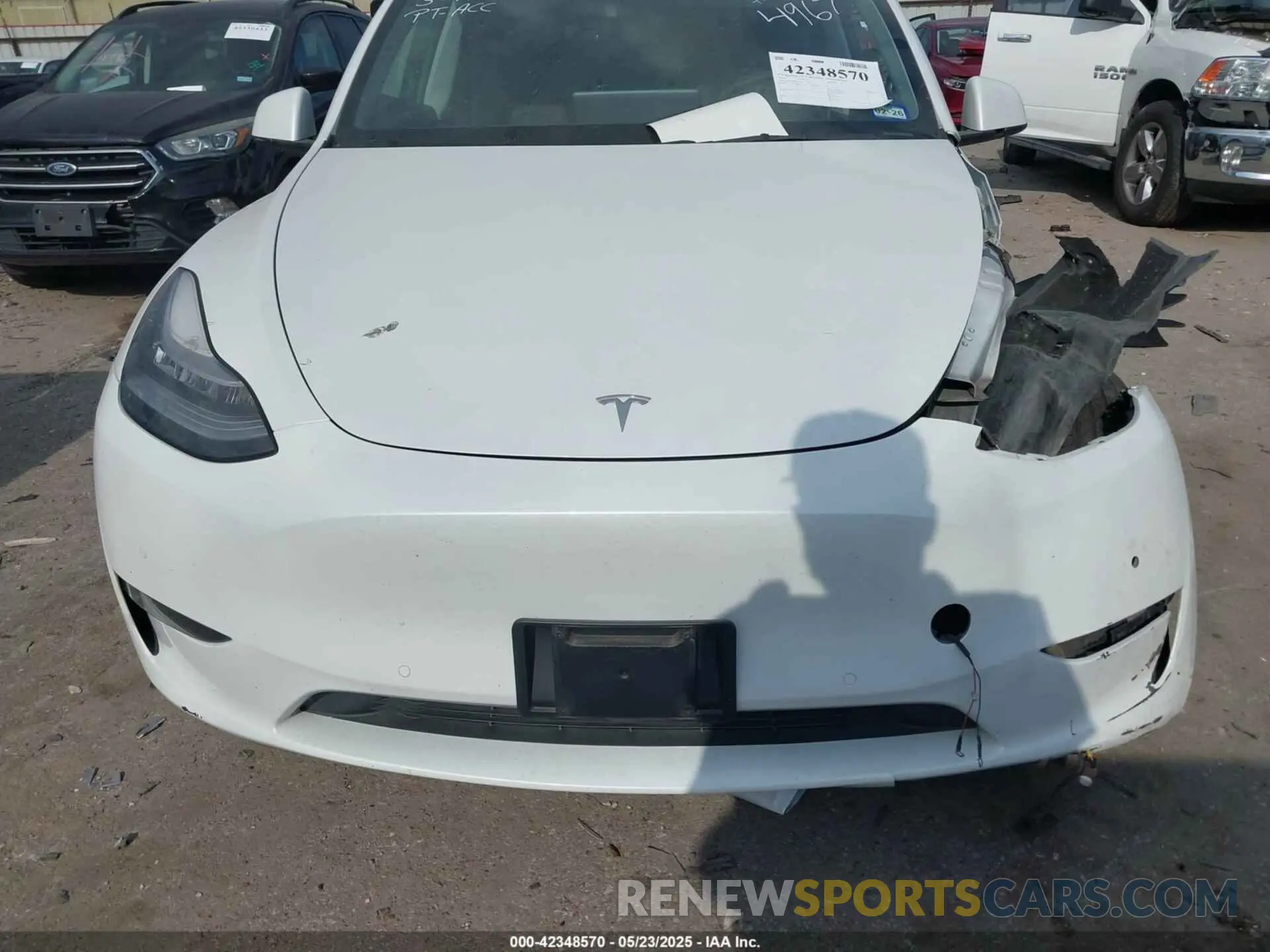 11 Photograph of a damaged car 5YJYGDEE9MF114967 TESLA MODEL Y 2021