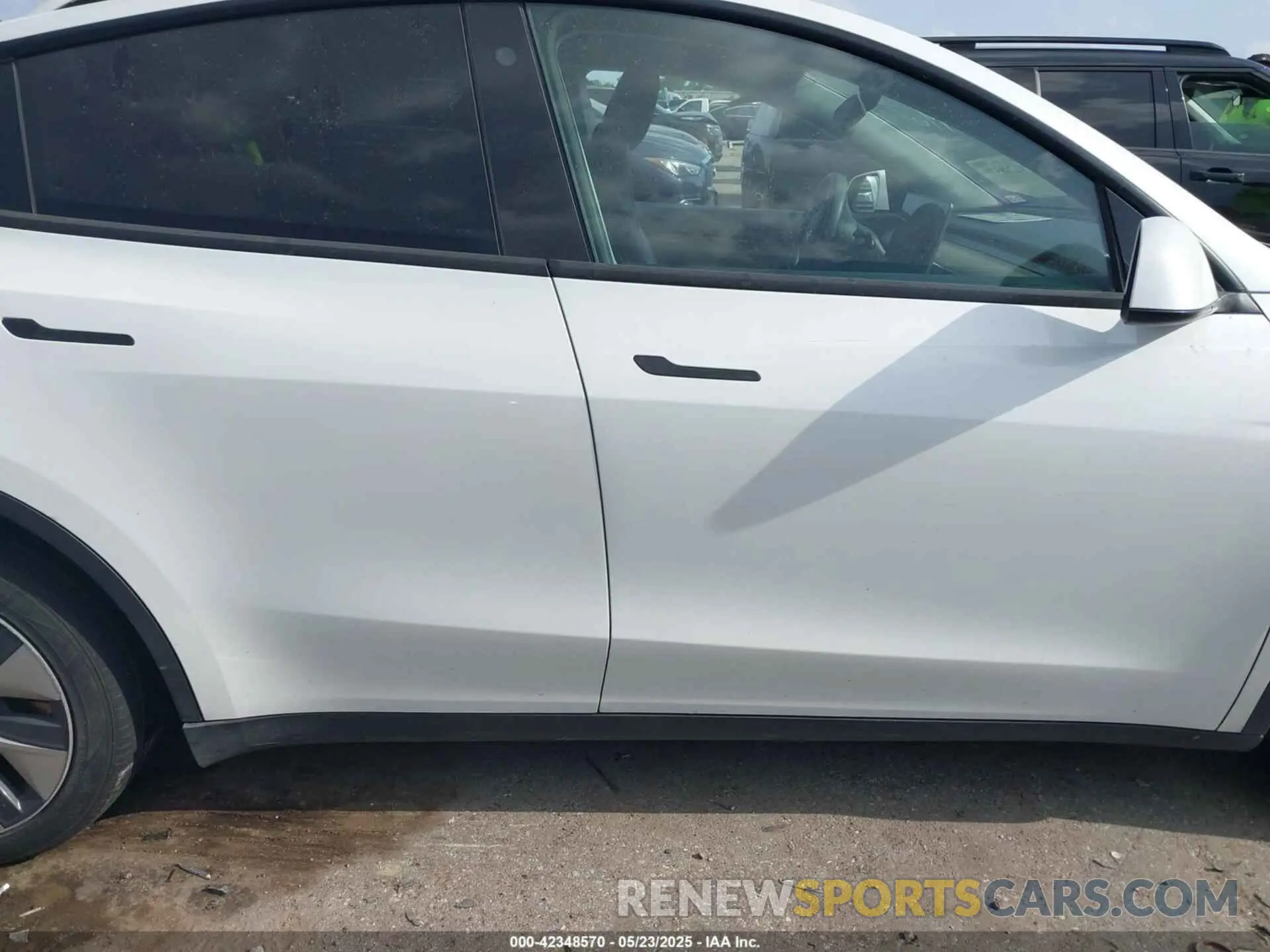 12 Photograph of a damaged car 5YJYGDEE9MF114967 TESLA MODEL Y 2021
