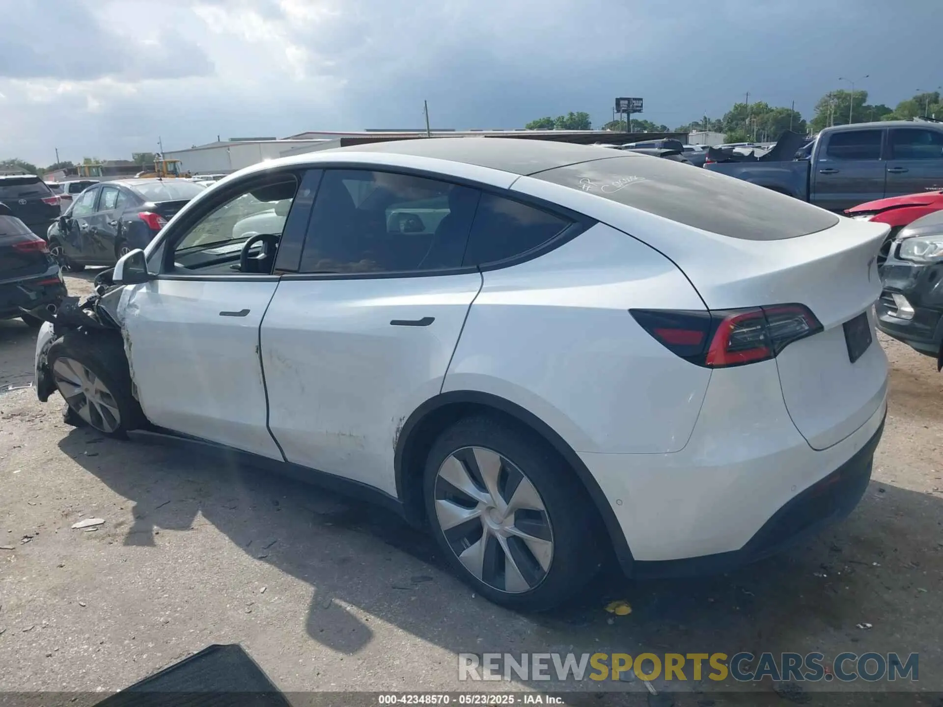 3 Photograph of a damaged car 5YJYGDEE9MF114967 TESLA MODEL Y 2021