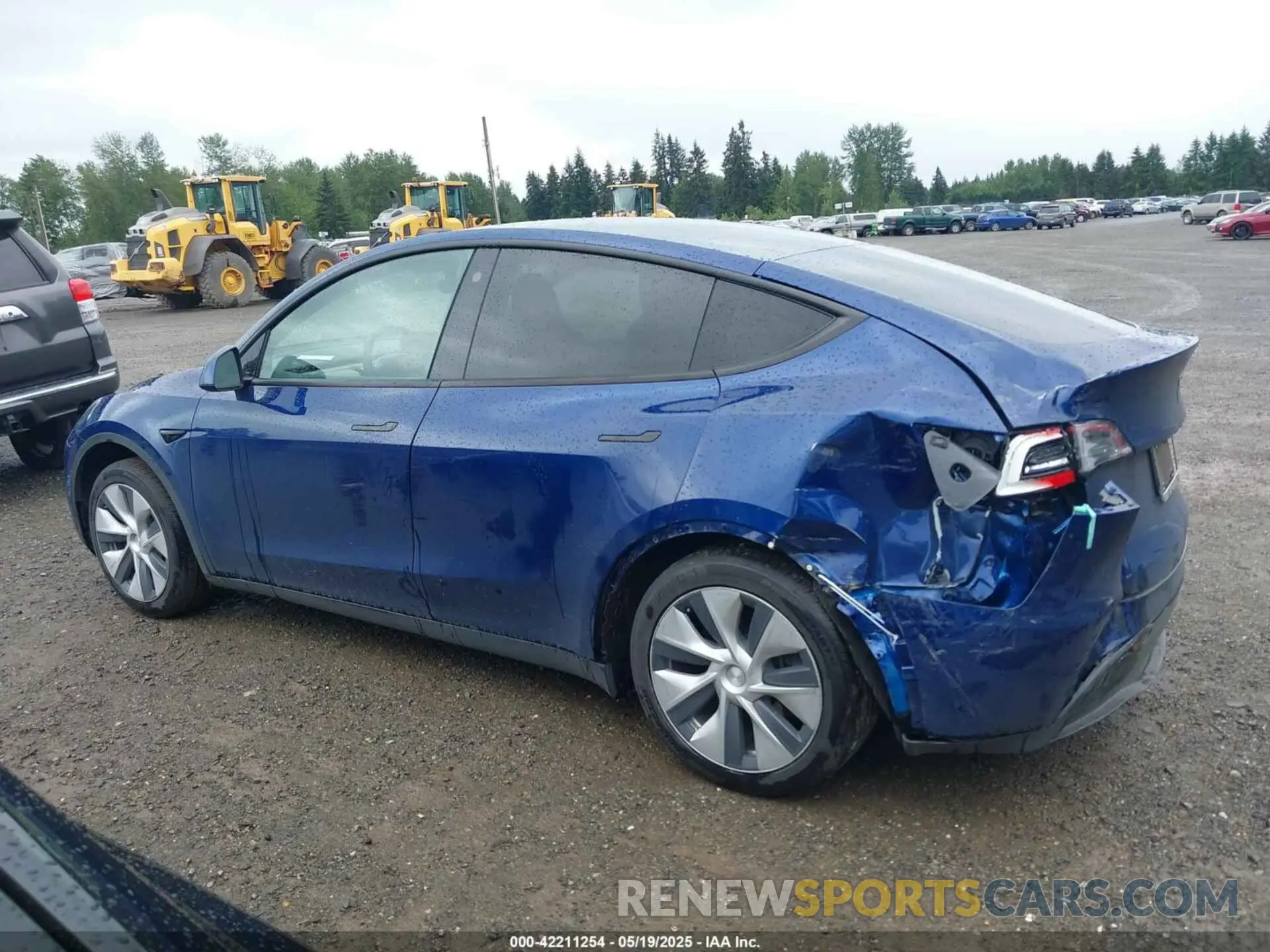 15 Photograph of a damaged car 5YJYGDEE9MF117500 TESLA MODEL Y 2021