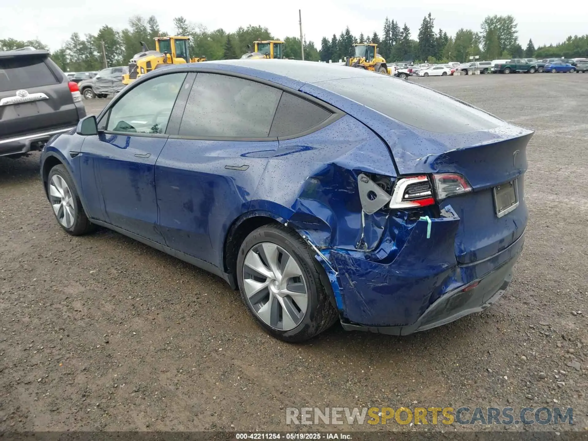 3 Photograph of a damaged car 5YJYGDEE9MF117500 TESLA MODEL Y 2021