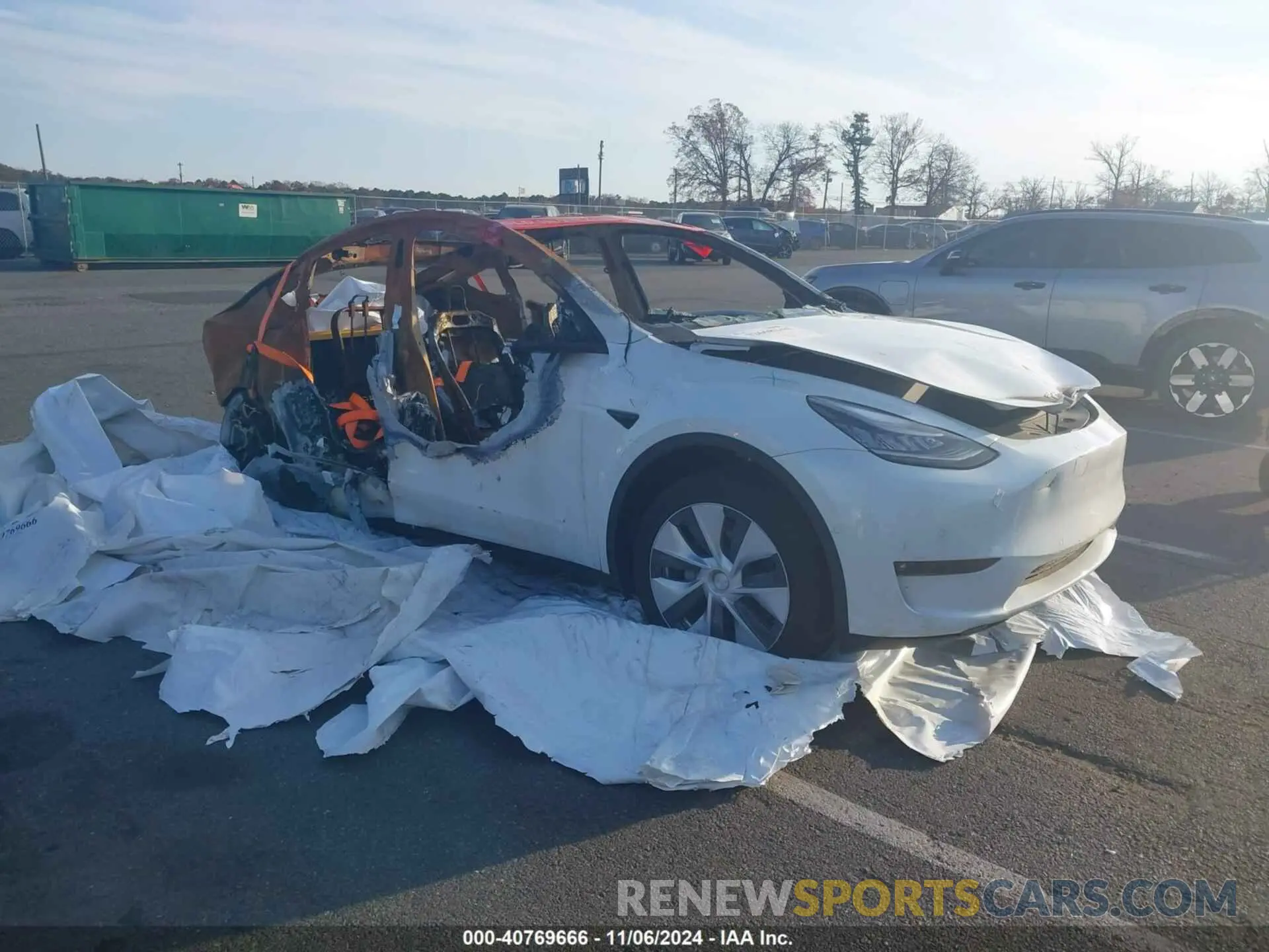 1 Photograph of a damaged car 5YJYGDEE9MF117903 TESLA MODEL Y 2021
