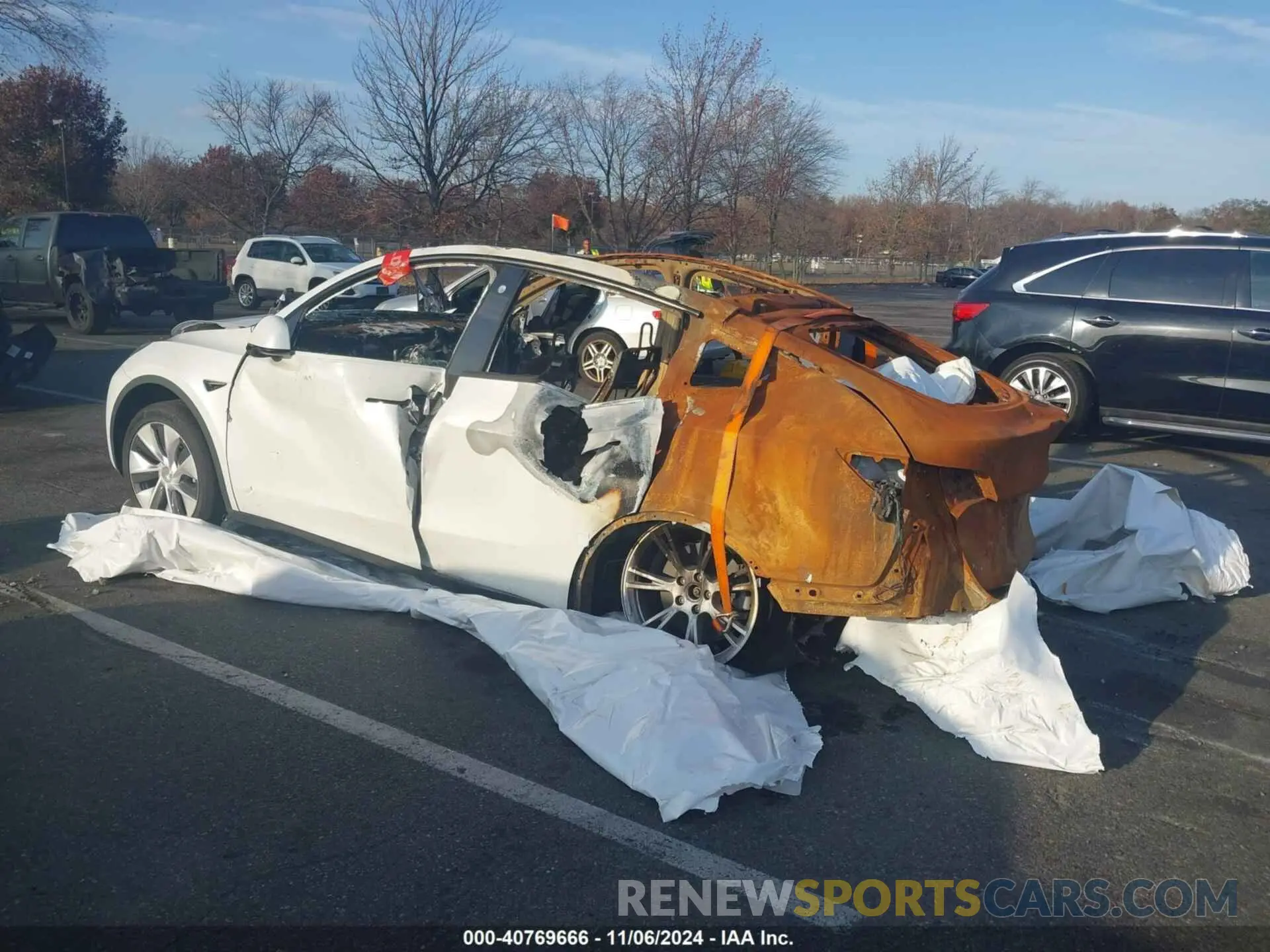 3 Photograph of a damaged car 5YJYGDEE9MF117903 TESLA MODEL Y 2021