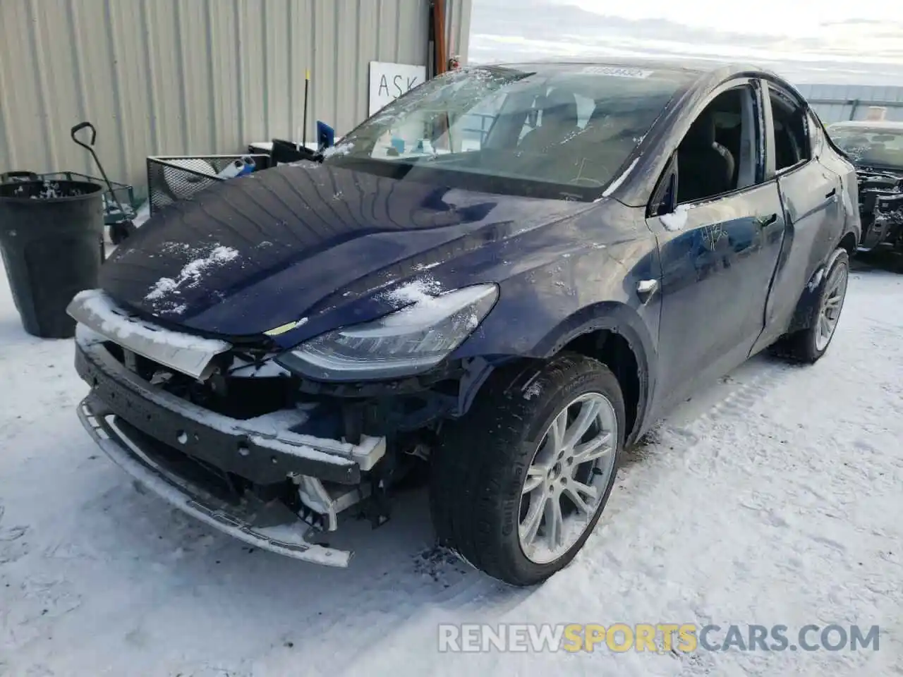 2 Photograph of a damaged car 5YJYGDEE9MF122826 TESLA MODEL Y 2021