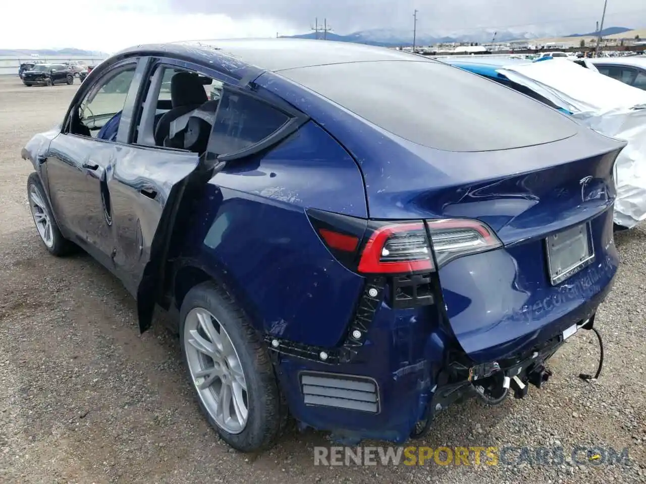 3 Photograph of a damaged car 5YJYGDEE9MF122826 TESLA MODEL Y 2021