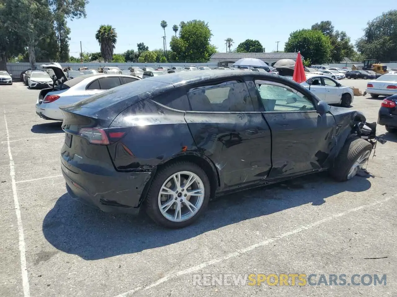 3 Photograph of a damaged car 5YJYGDEE9MF148472 TESLA MODEL Y 2021